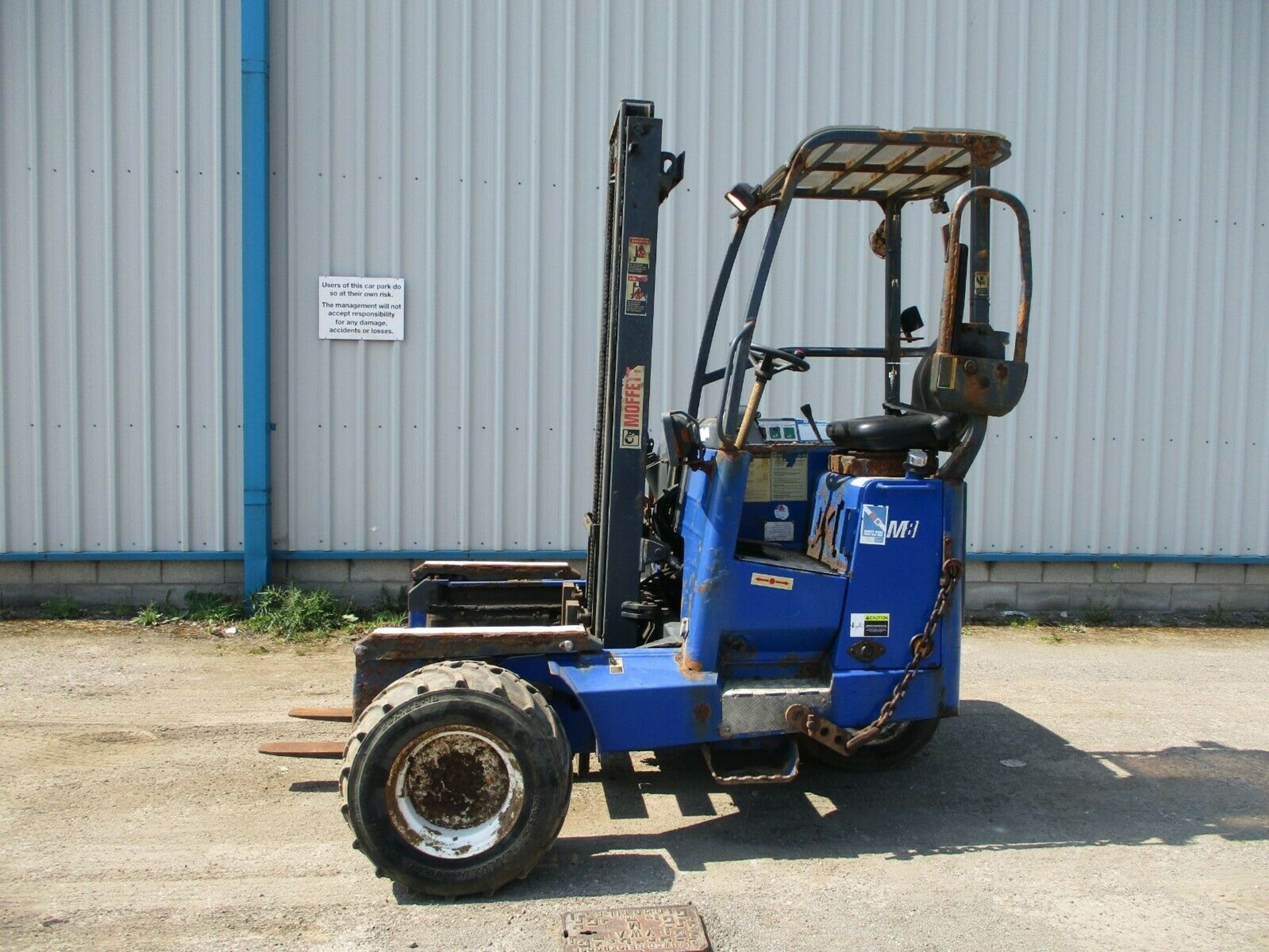 Moffett mounty M8 25.3 truck mounted forklift