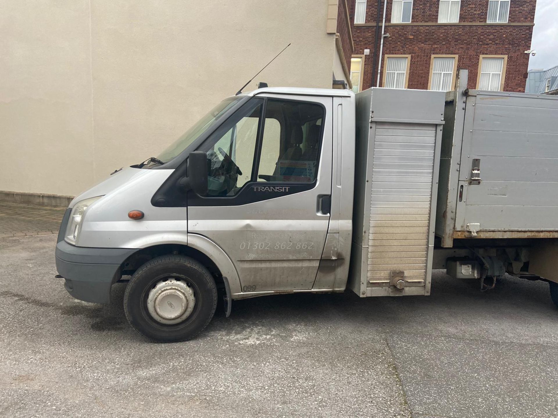 ENTRY DIRECT FROM LOCAL AUTHORITY Ford Transit Tipper - Image 3 of 18