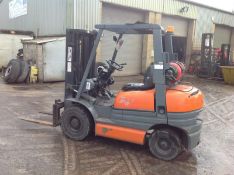 Toyota 2.5 ton gas forklift