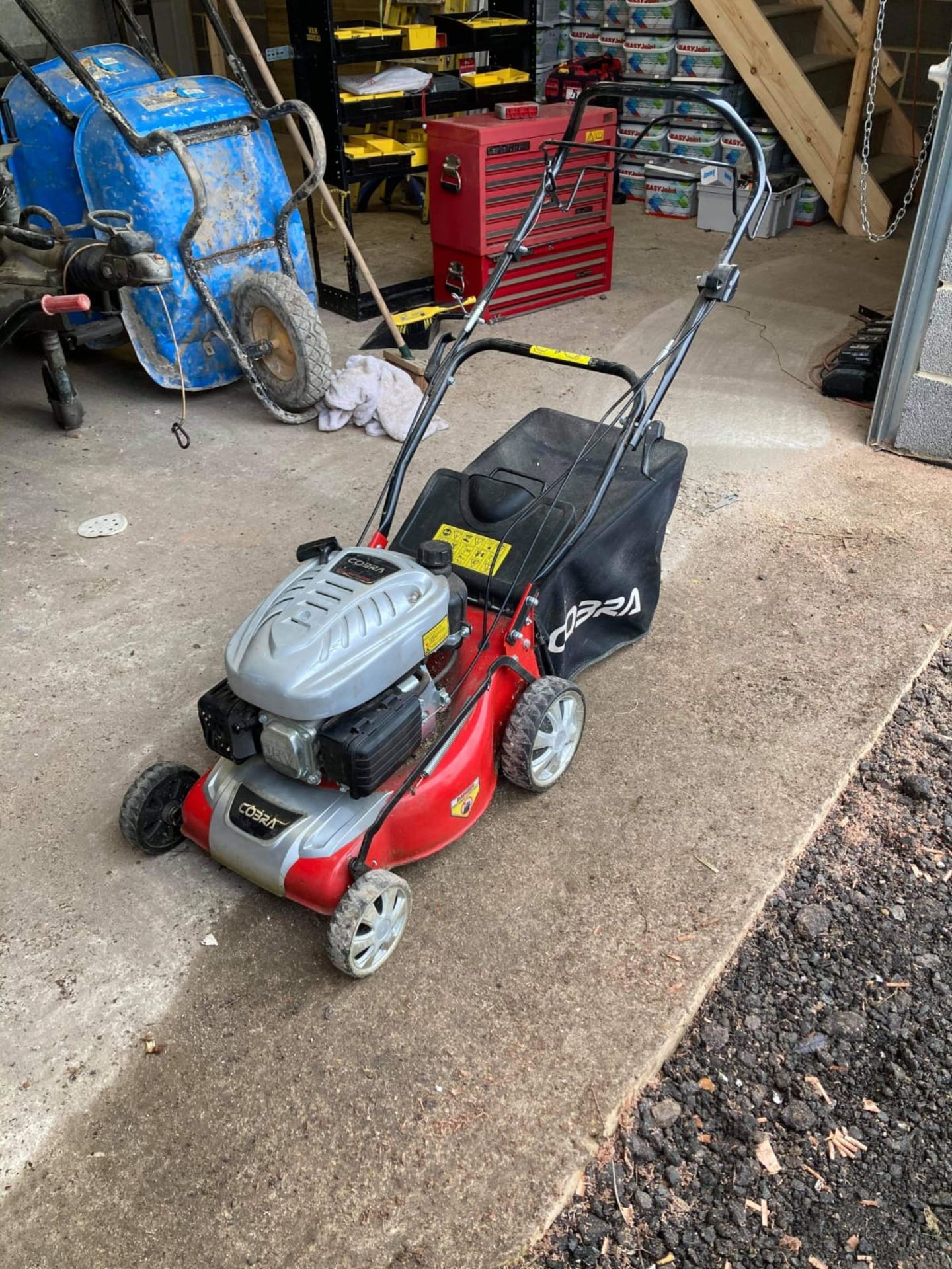 Cobra M40SPC self propelled petrol mower