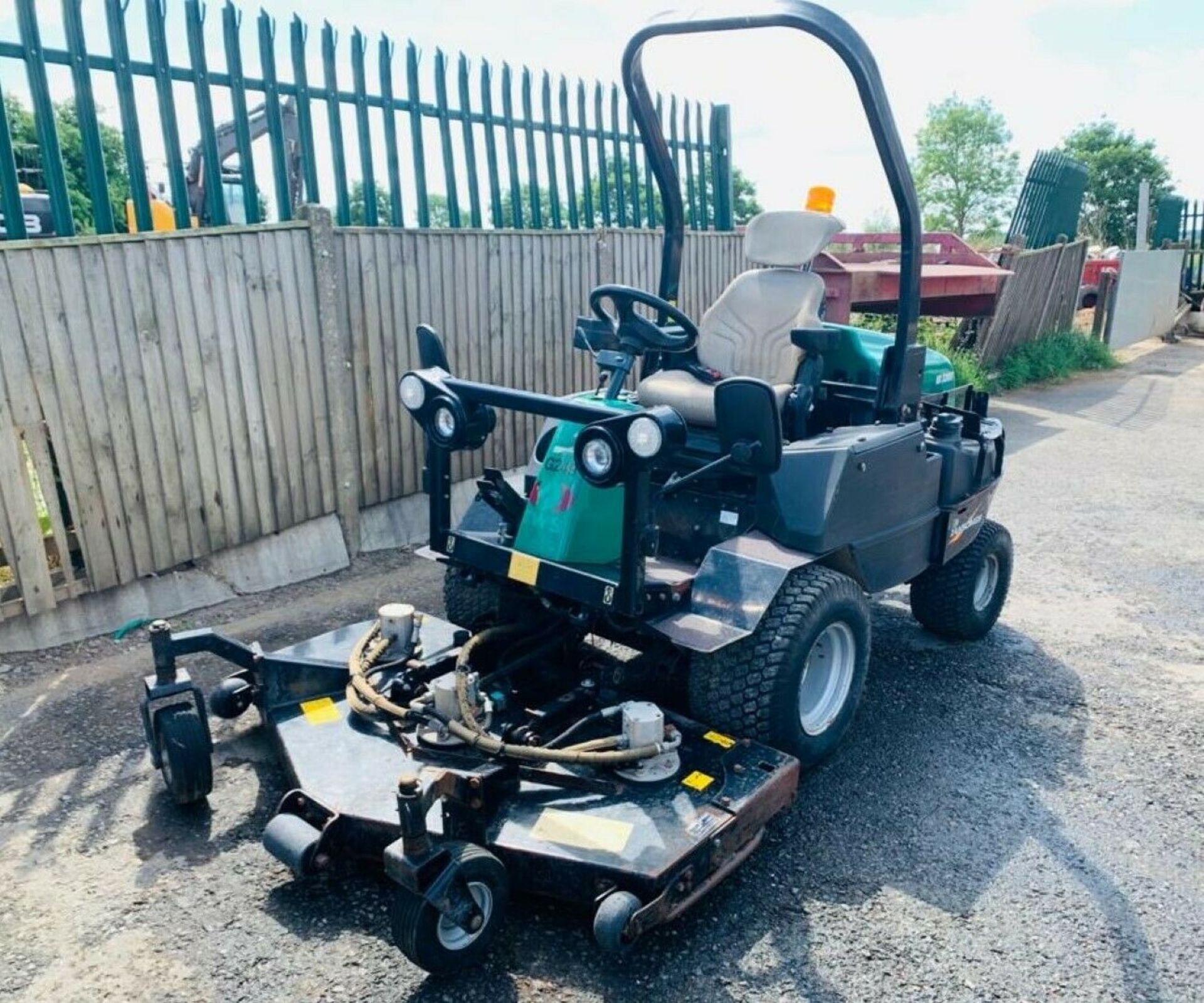 Ransomes HR3300T Rotary Mower (2009) MISC-0377 - Image 3 of 6