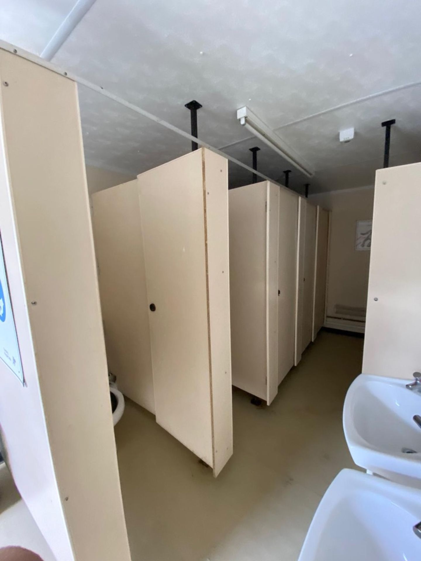 24ft 5 + 1 toilet block - Image 12 of 17