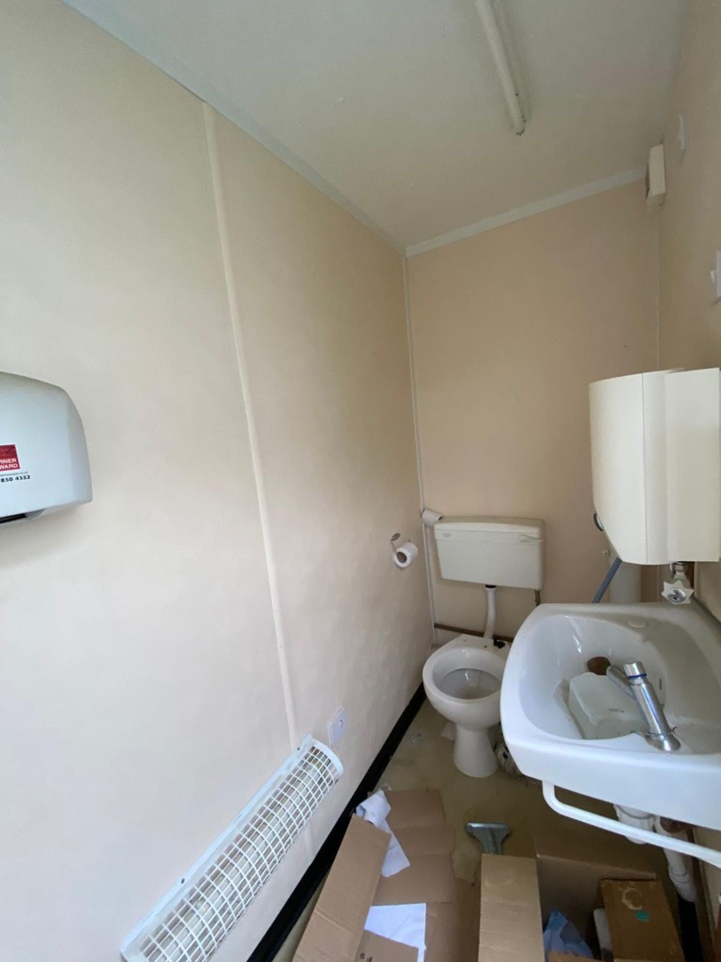 24ft 5 + 1 toilet block - Image 5 of 17