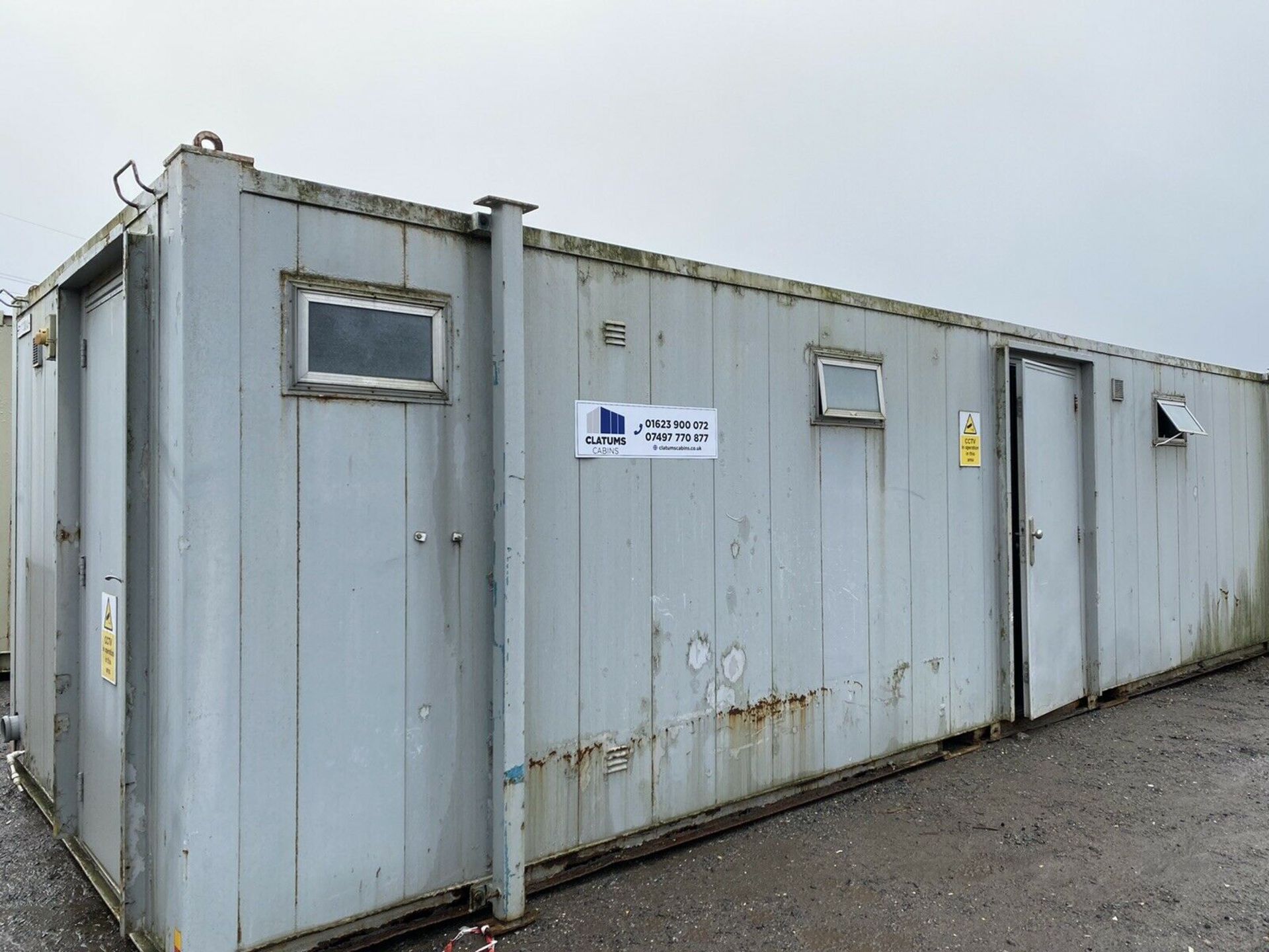 32ft 6 + 1 Male & Female Toilet Block - Image 2 of 10