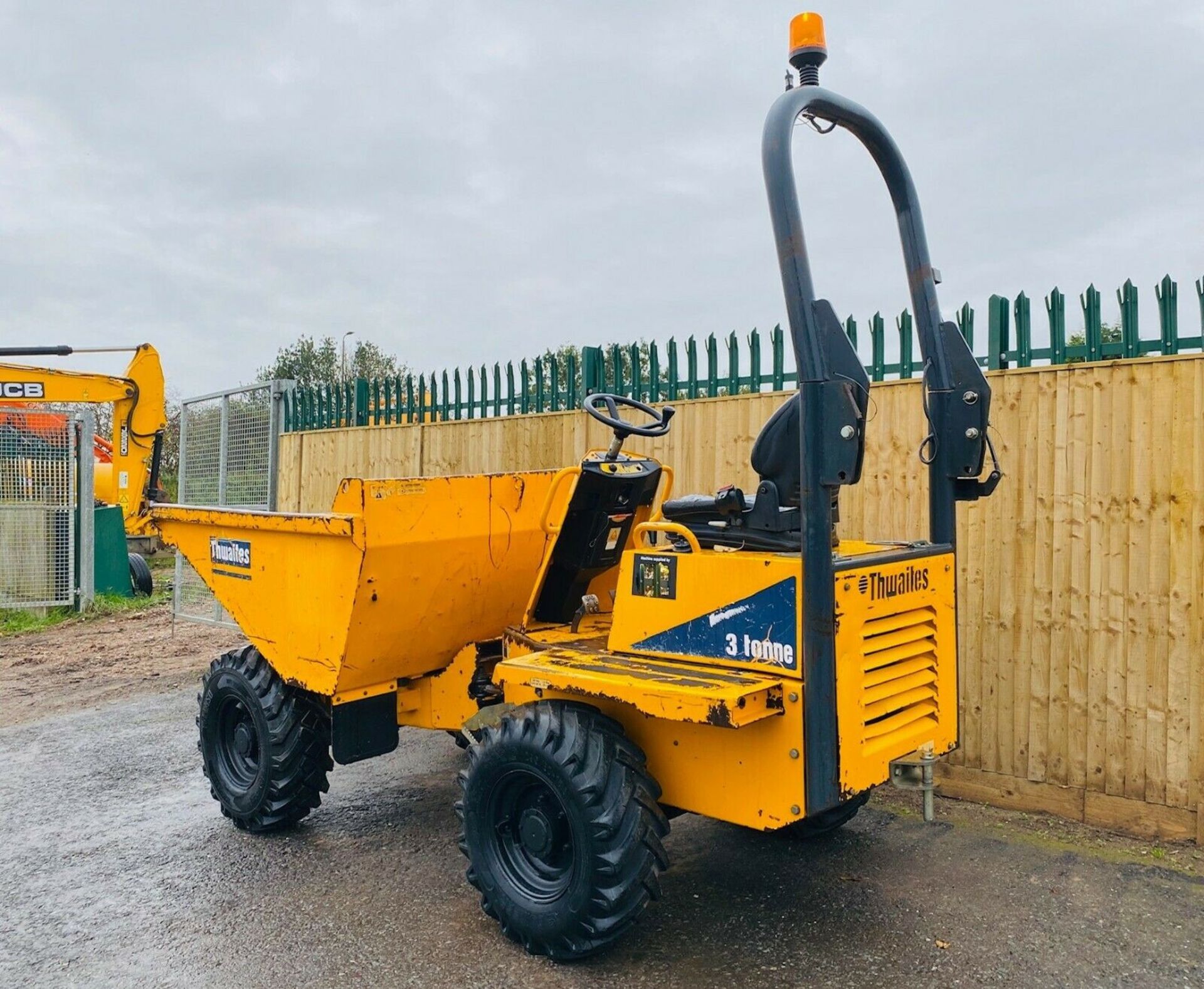 Thwaites MACH 570 3 Tonne Straight Tip Dumper 2013 - Image 6 of 11