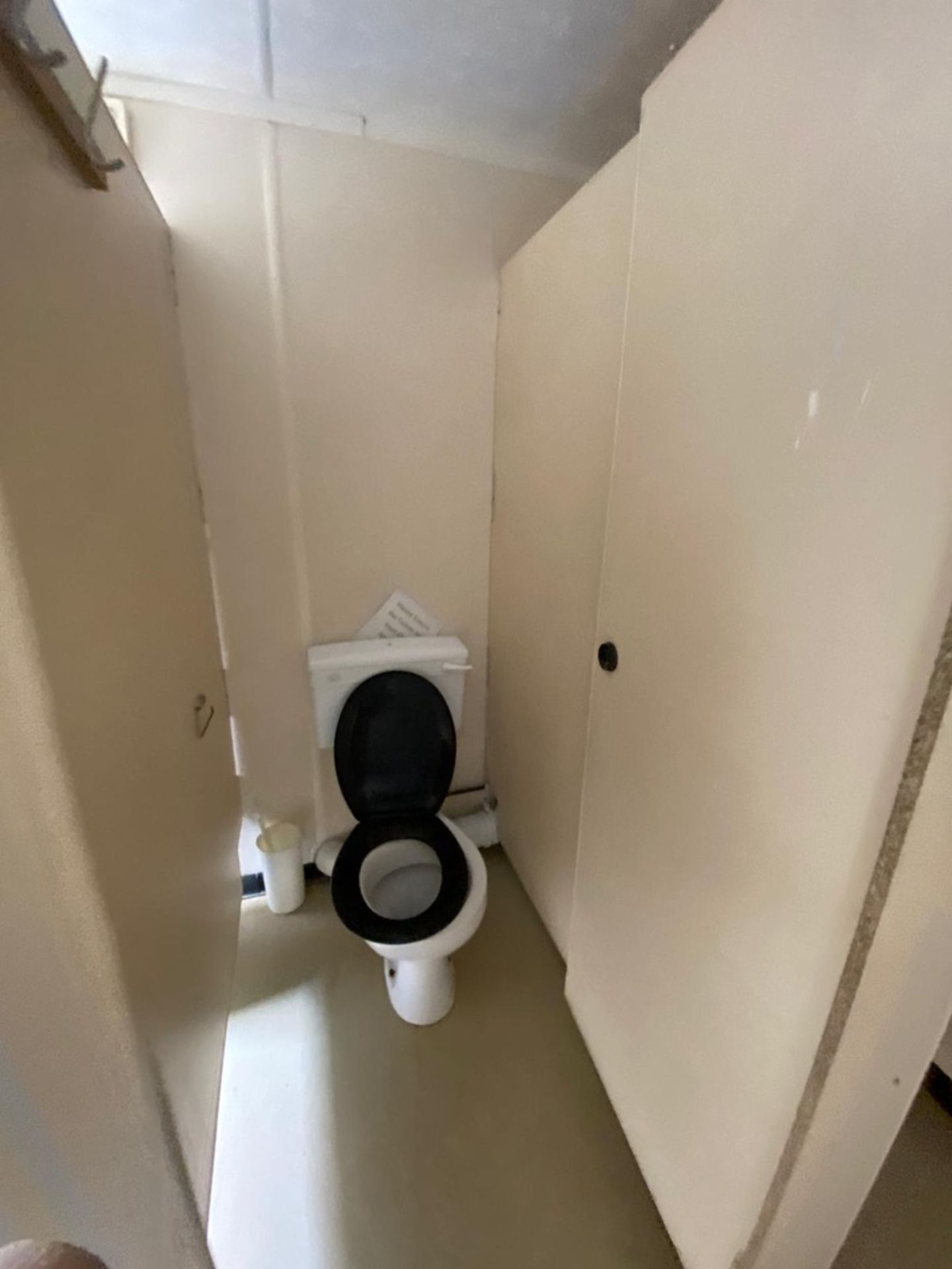 24ft 5 + 1 toilet block - Image 11 of 17