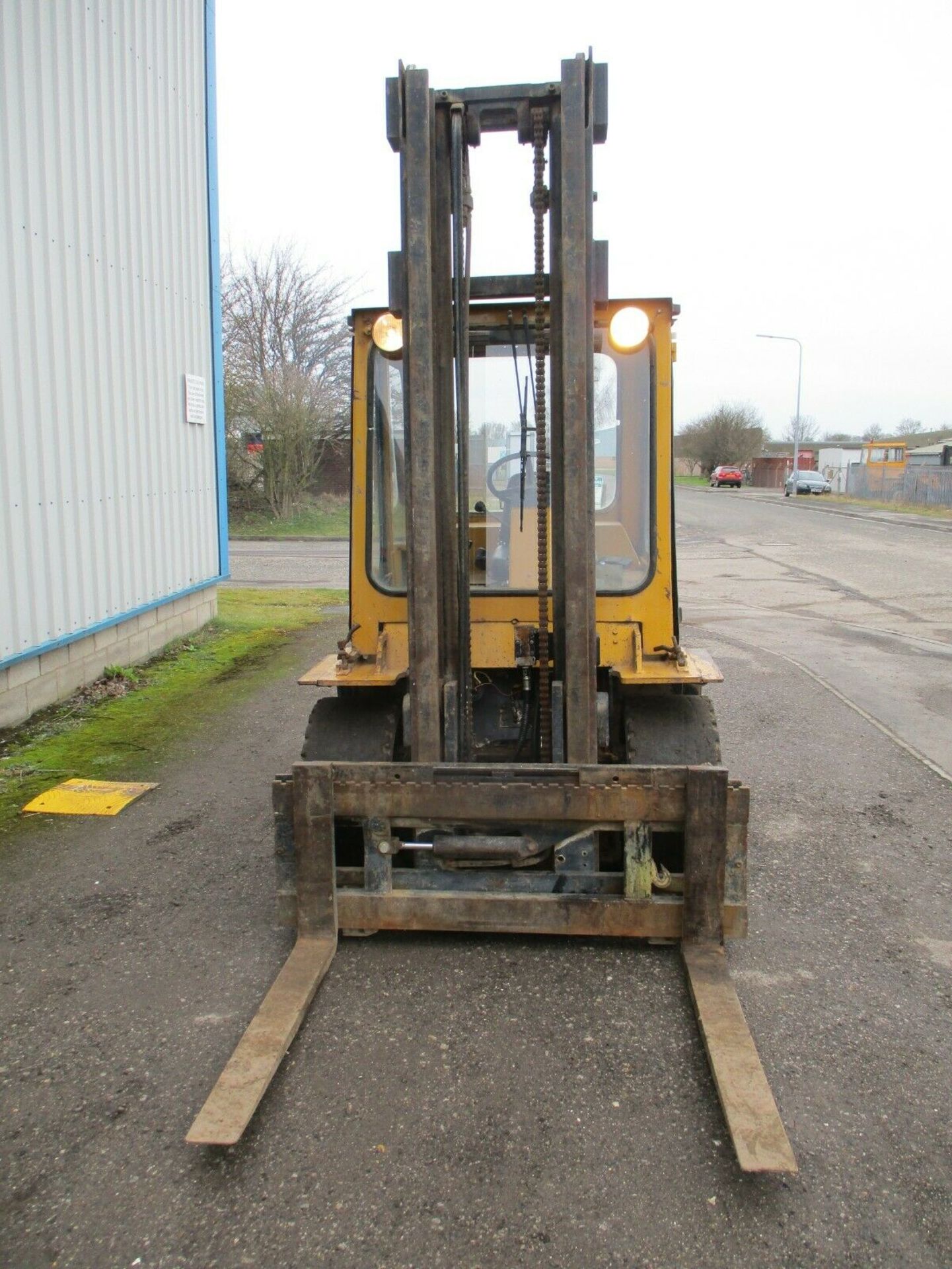 CAT V80 E fork lift diesel 3.6 ton Perkins 4 engin - Image 7 of 12