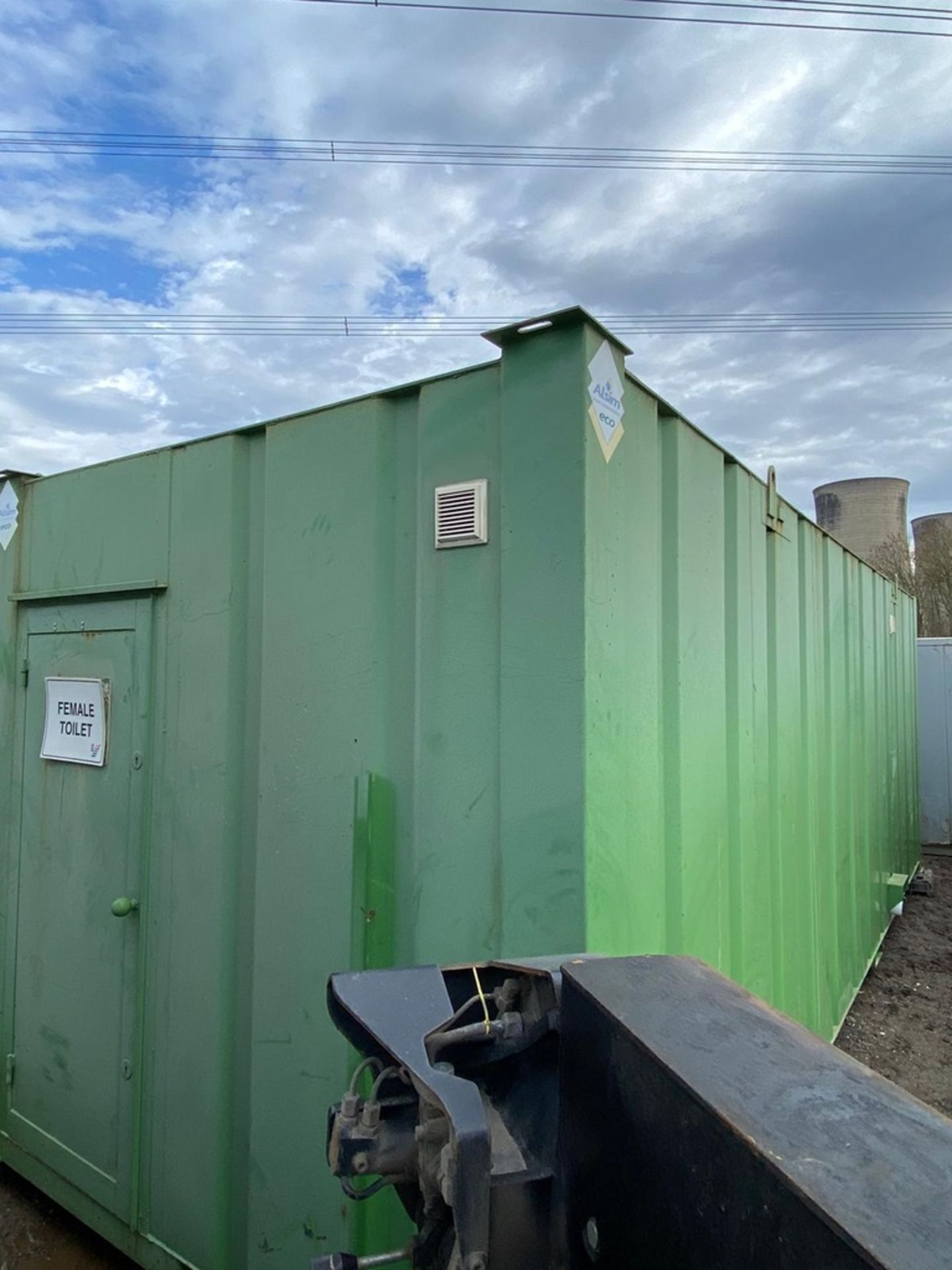 24ft 5 + 1 toilet block - Image 4 of 17