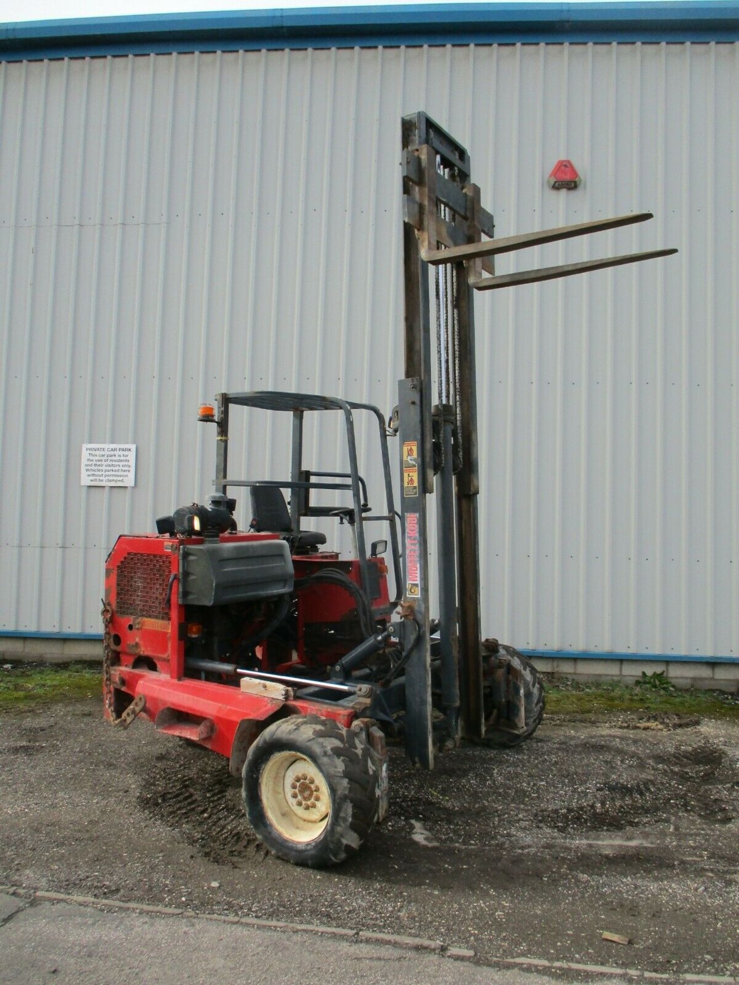 2005 Moffett mounty M7 24.4w truck mounted forklif - Image 9 of 12