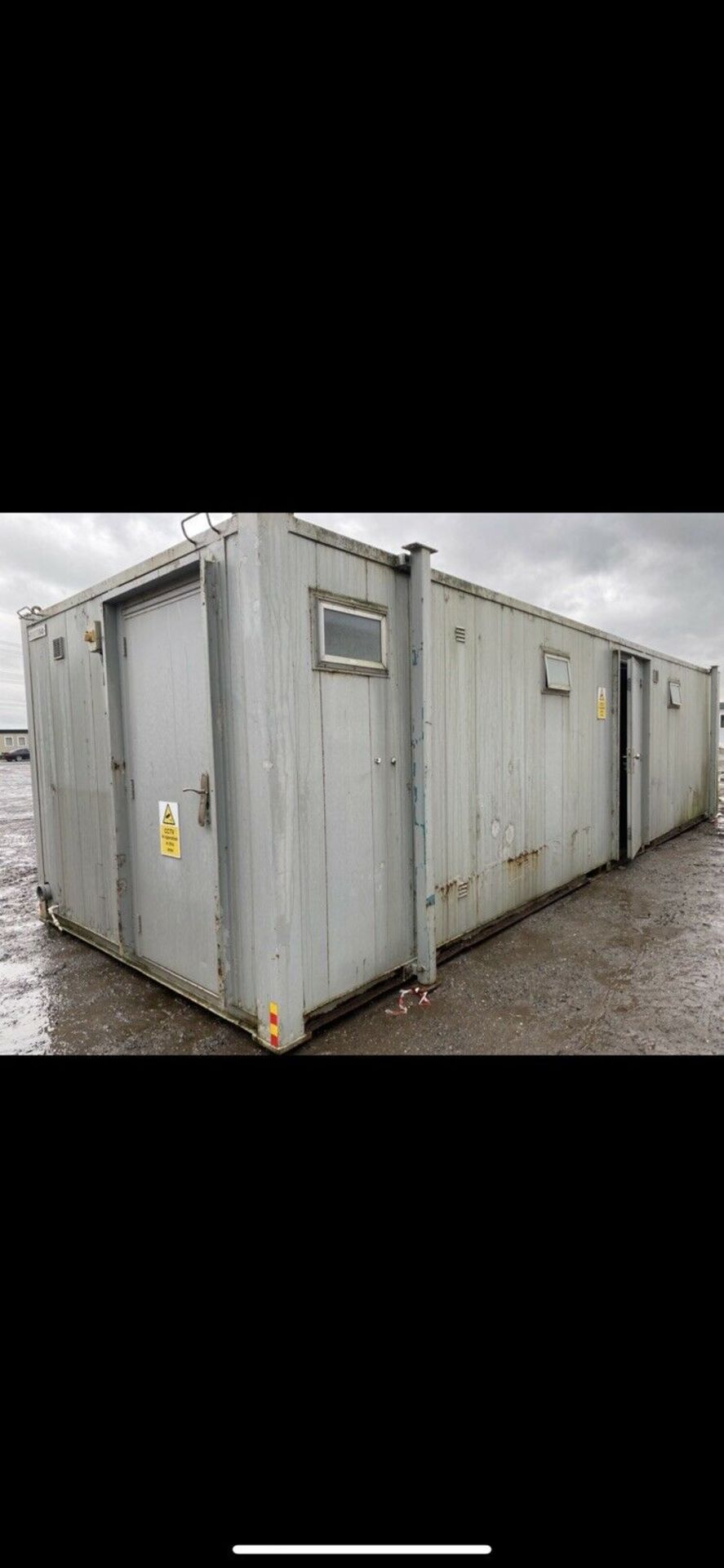 32ft 6 + 1 Male & Female Toilet Block - Image 5 of 10