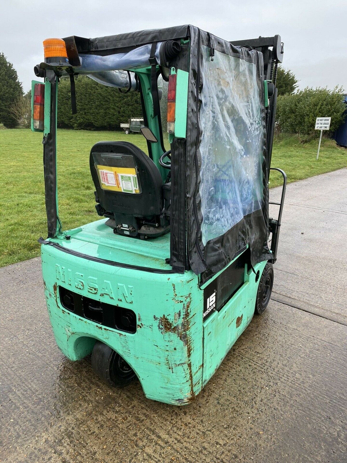 Nissan 1.5 Tonne Electric forklift truck - Image 3 of 4