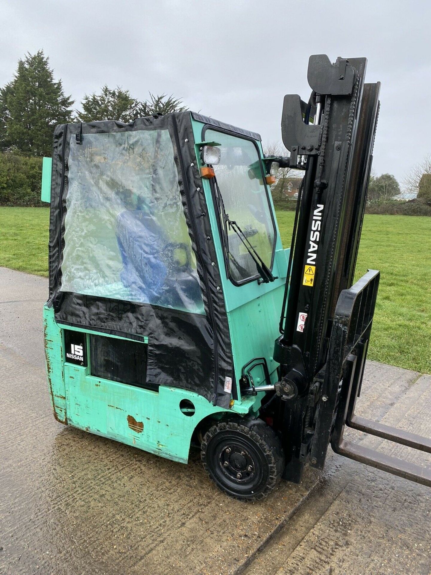 Nissan 1.5 Tonne Electric forklift truck - Image 4 of 4