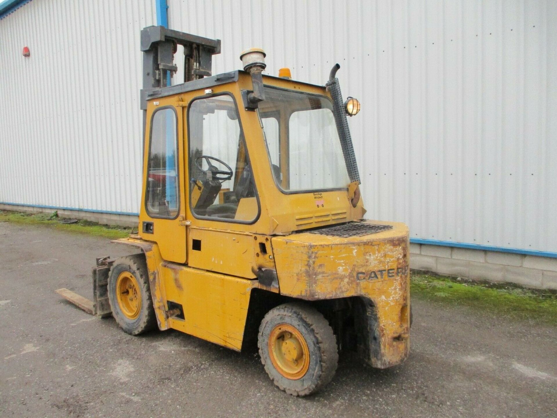 CAT V80 E fork lift diesel 3.6 ton Perkins 4 engin - Image 4 of 12