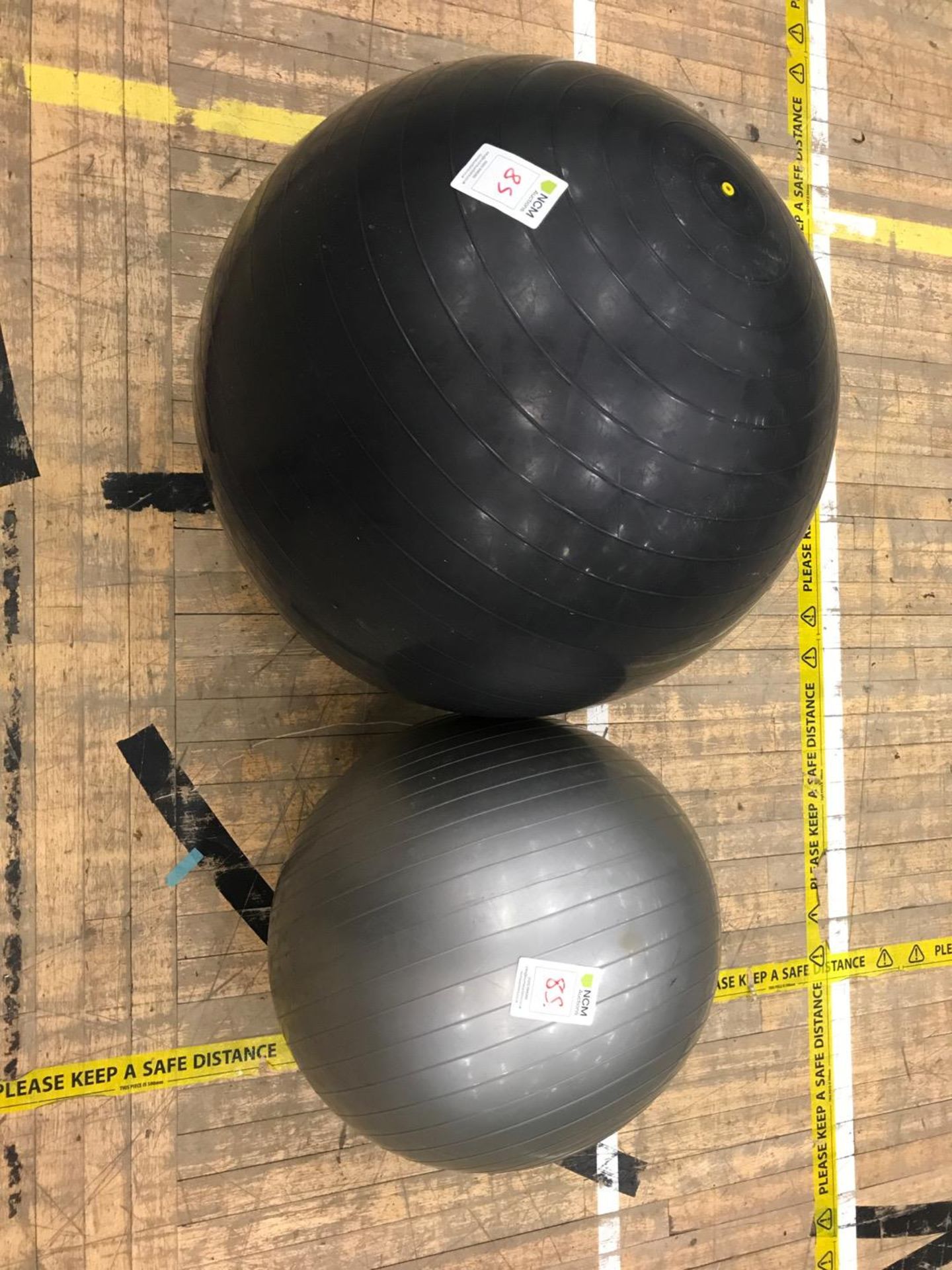 Gym balls x 2 - Image 2 of 2