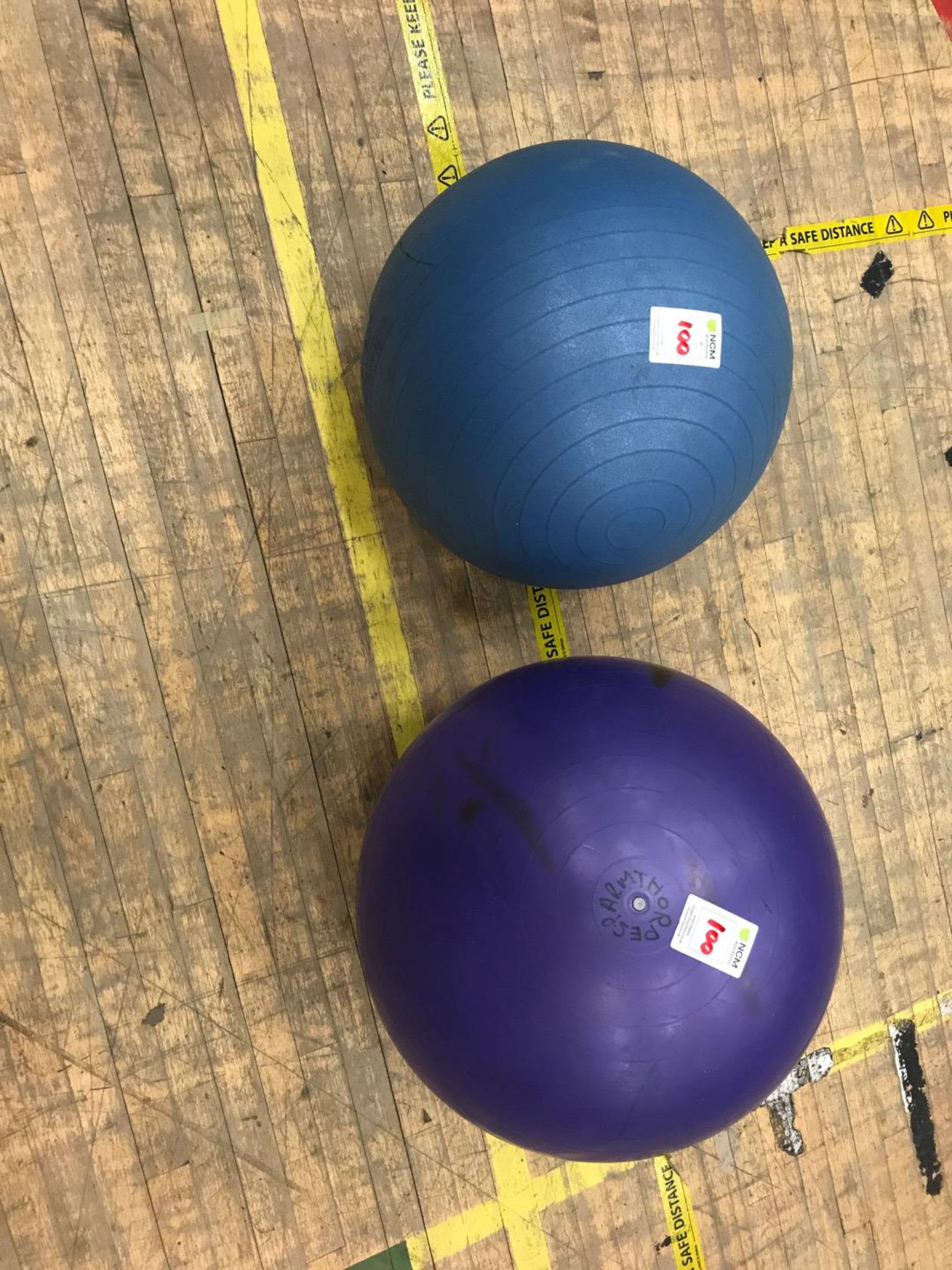 Gym balls x 2 - Image 2 of 2