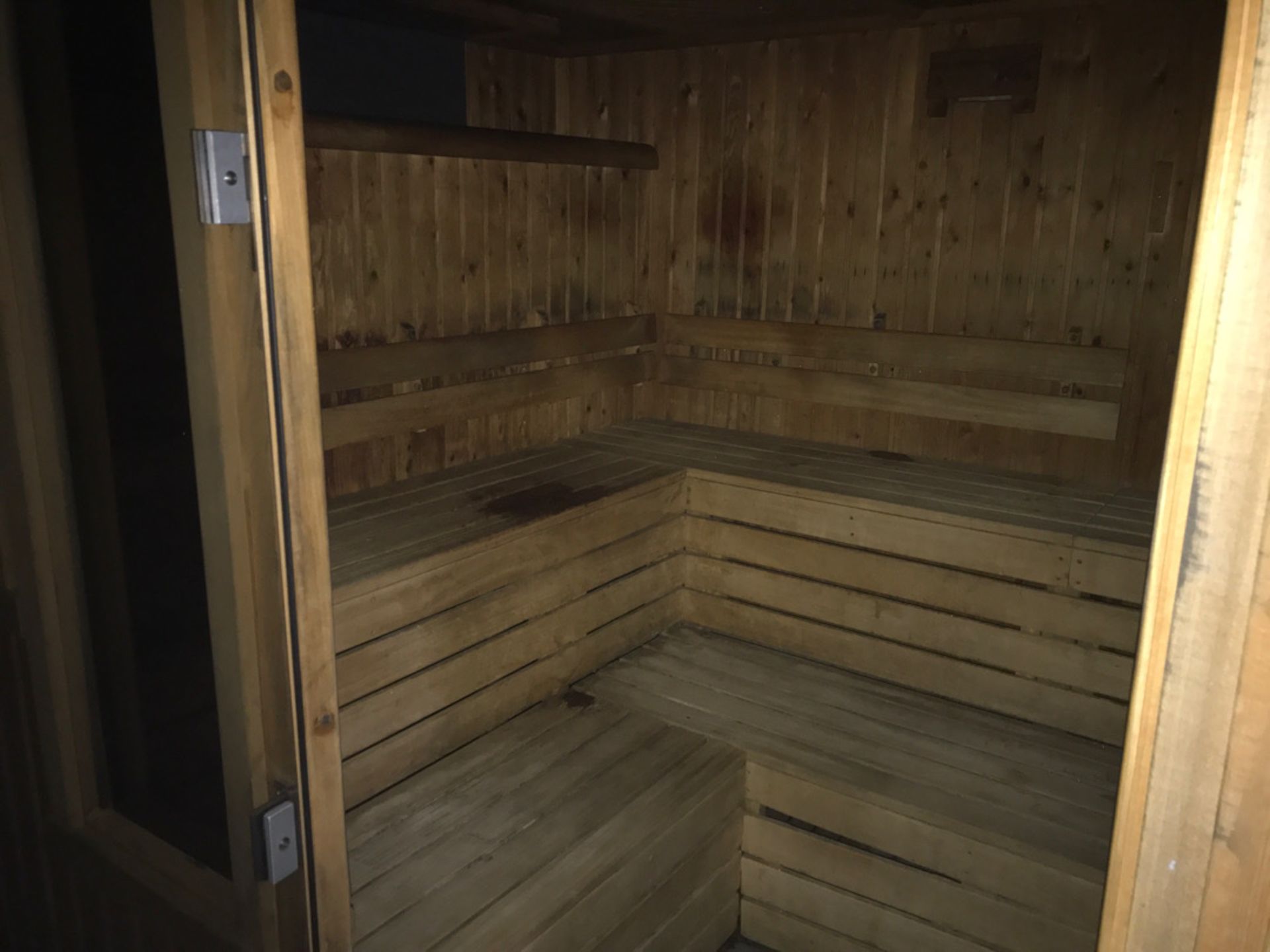 10 Person LED sauna - Image 3 of 5