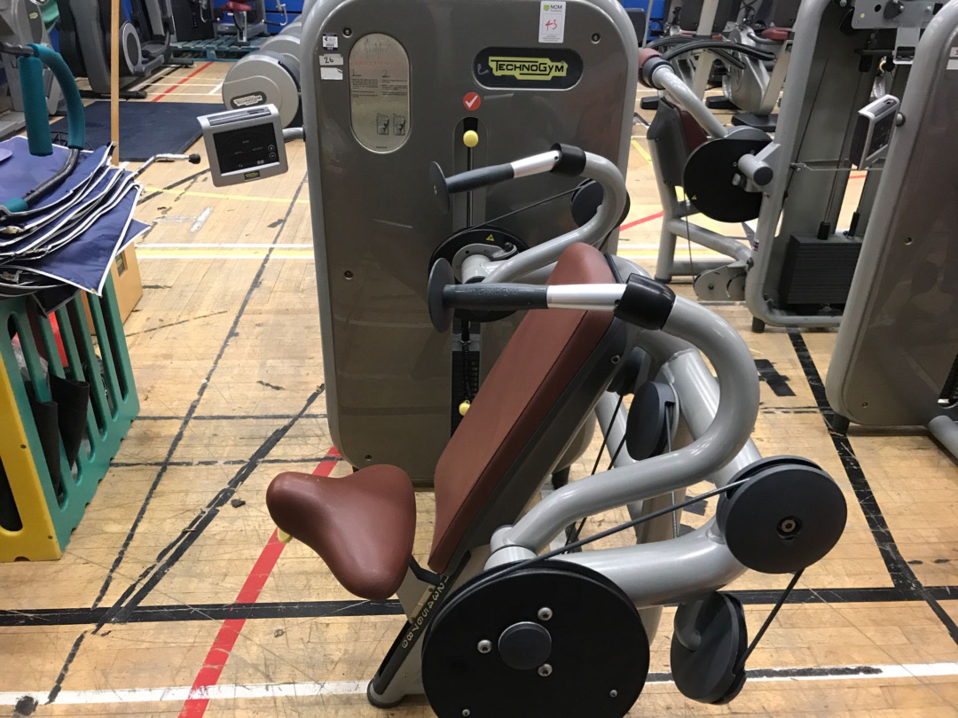 Technogym arm extension machine - Image 2 of 5