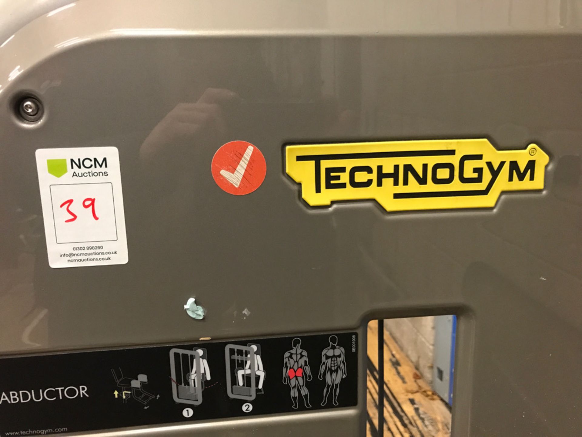 Technogym abductor machine - Image 4 of 6