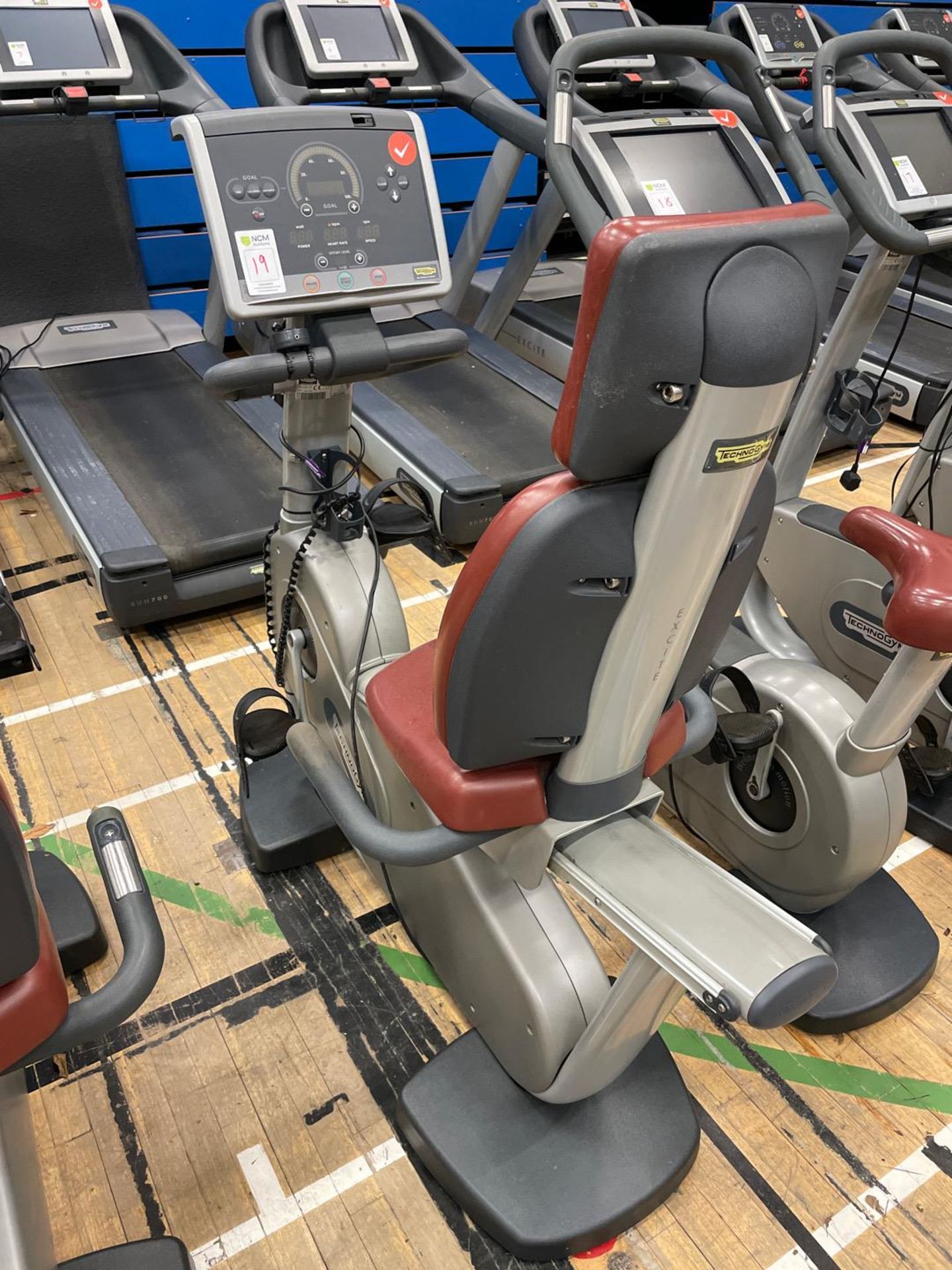 Technogym 500i recline exercise bike - Image 2 of 5