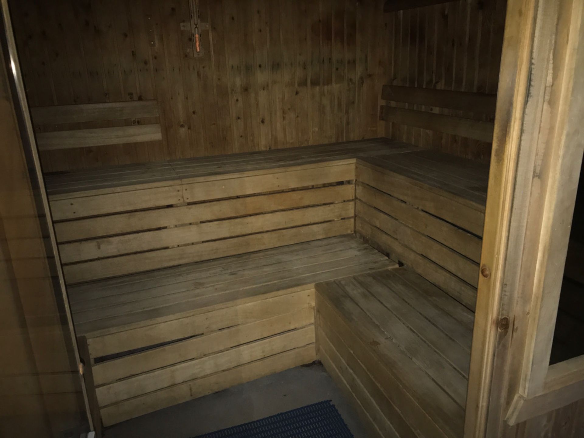 10 Person LED sauna - Image 4 of 5