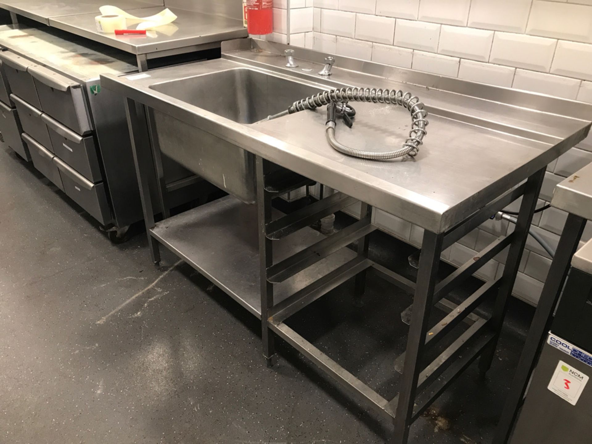 Single Stainless Steel Sink Unit with Spray Tap - Image 3 of 3