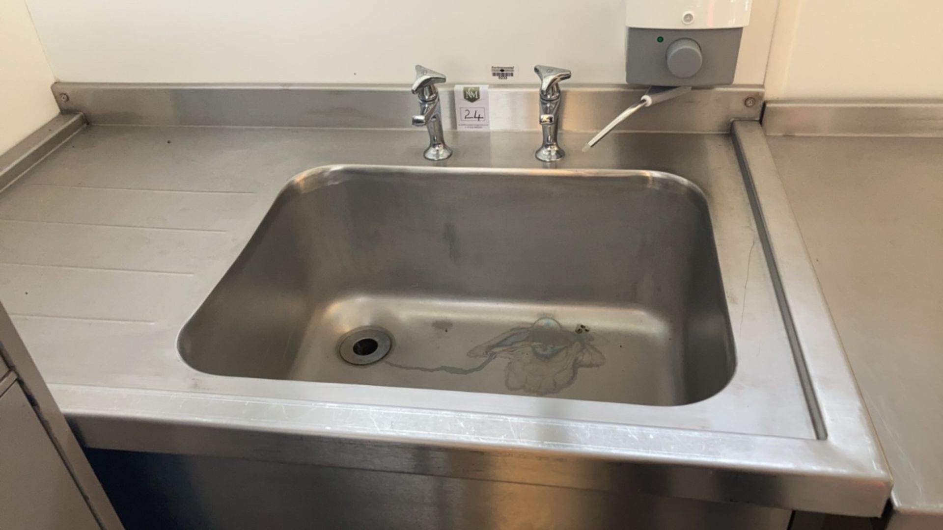 Single bowl sink - Image 2 of 3