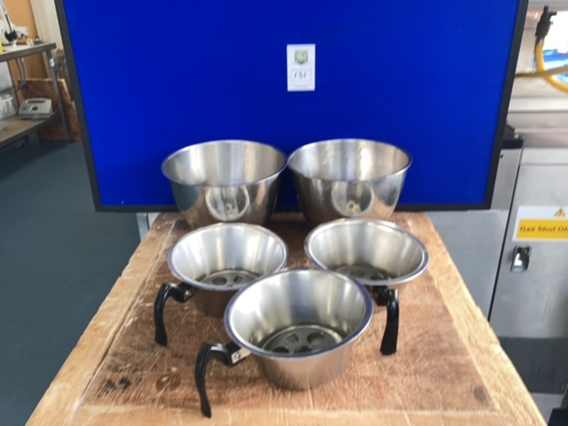 Kitchen bowls