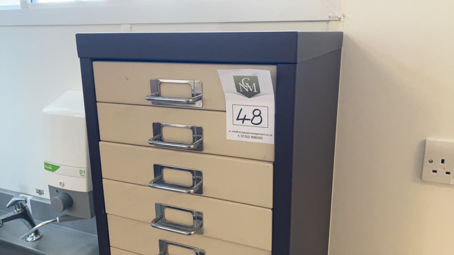 Multi drawer cabinet - Image 2 of 2