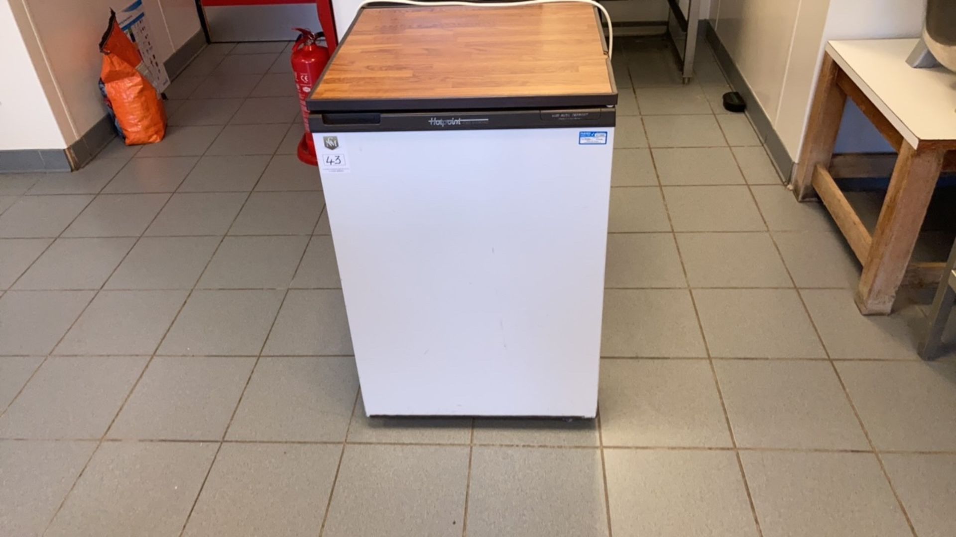 Hotpoint undercounter fridge