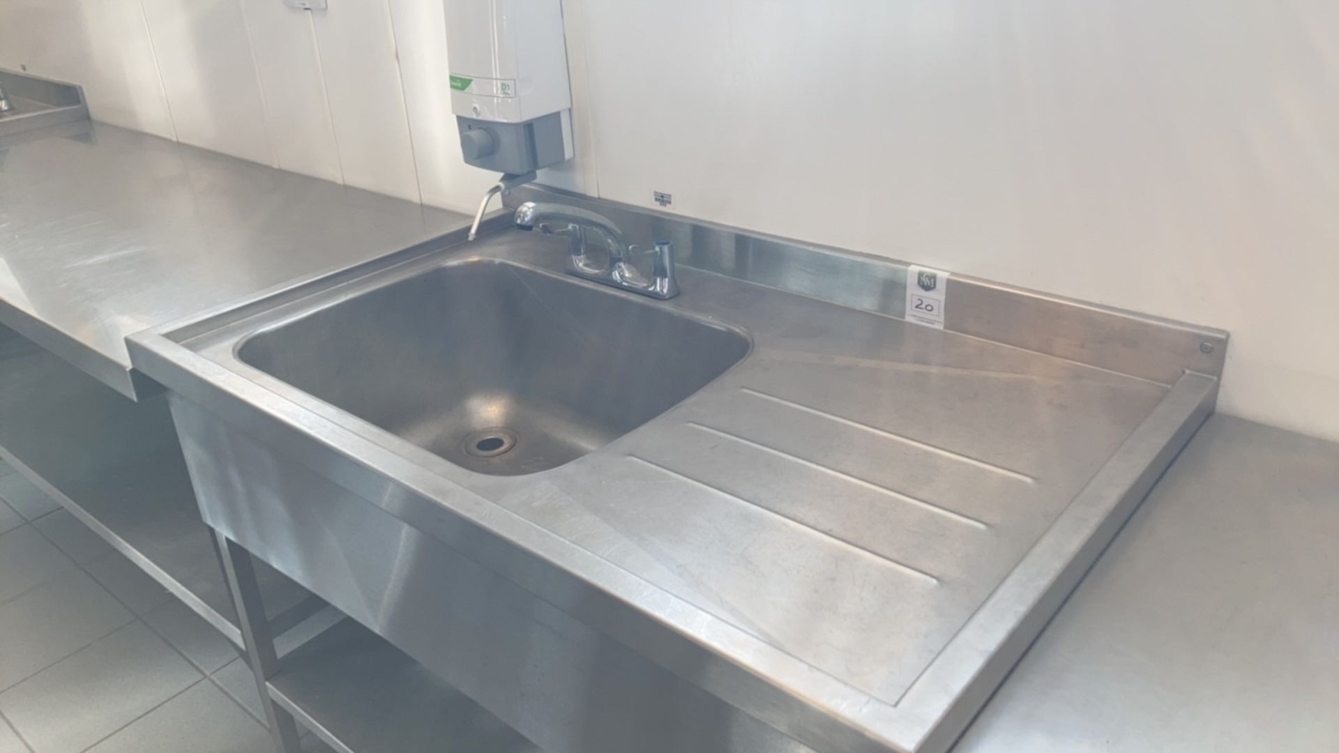 Single bowl sink - Image 2 of 3