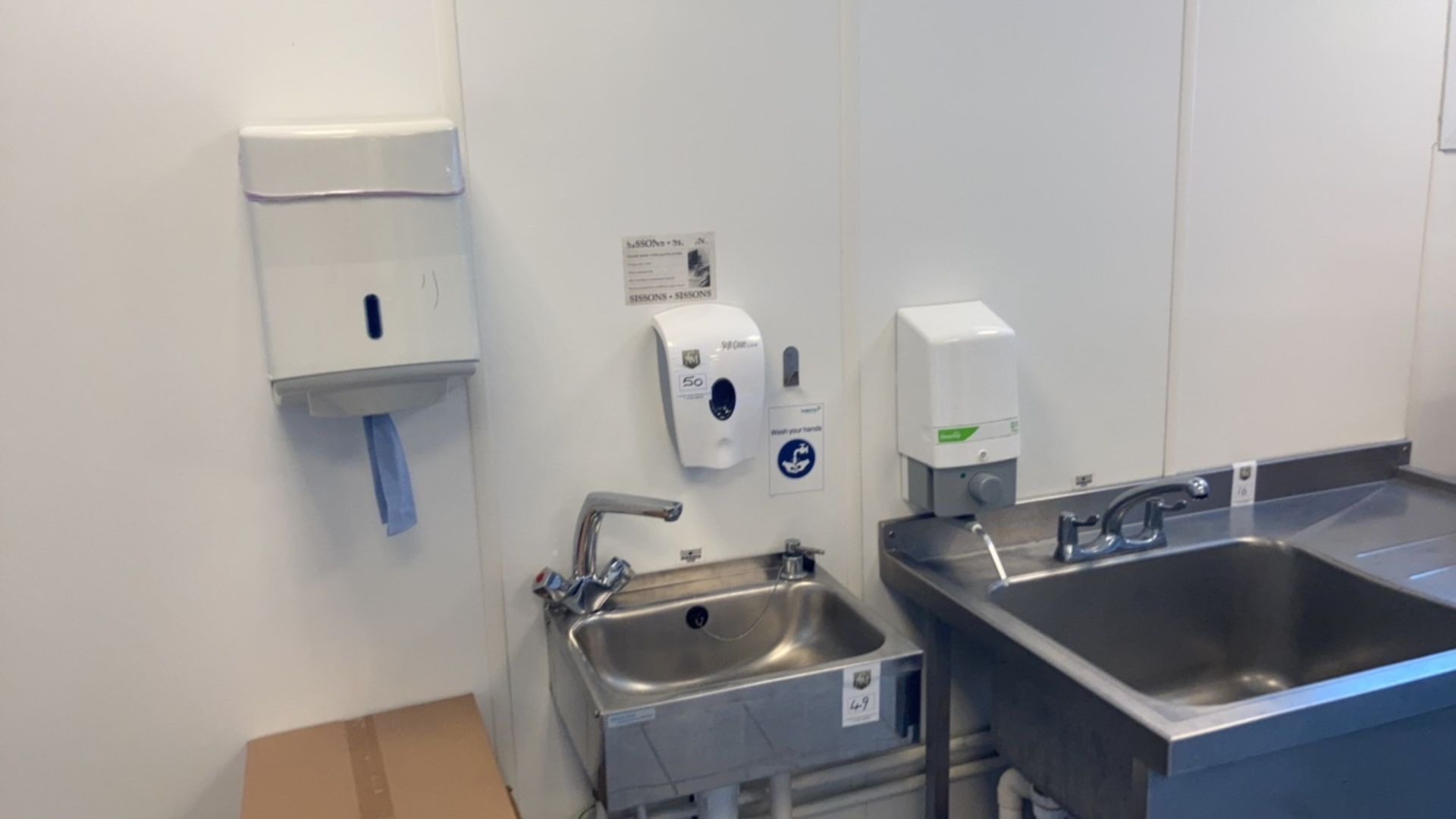 Hand wash station - Image 2 of 2