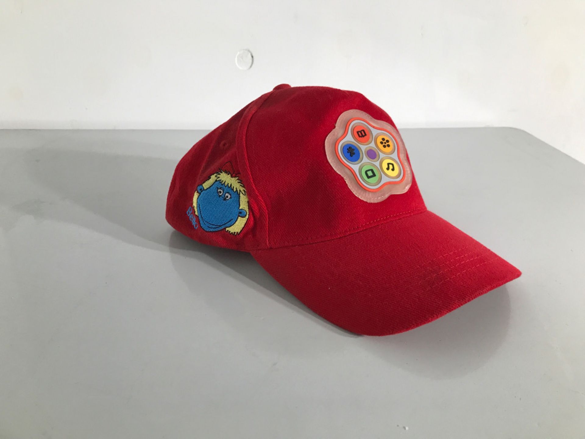 Red TWEENIES caps - Image 3 of 4