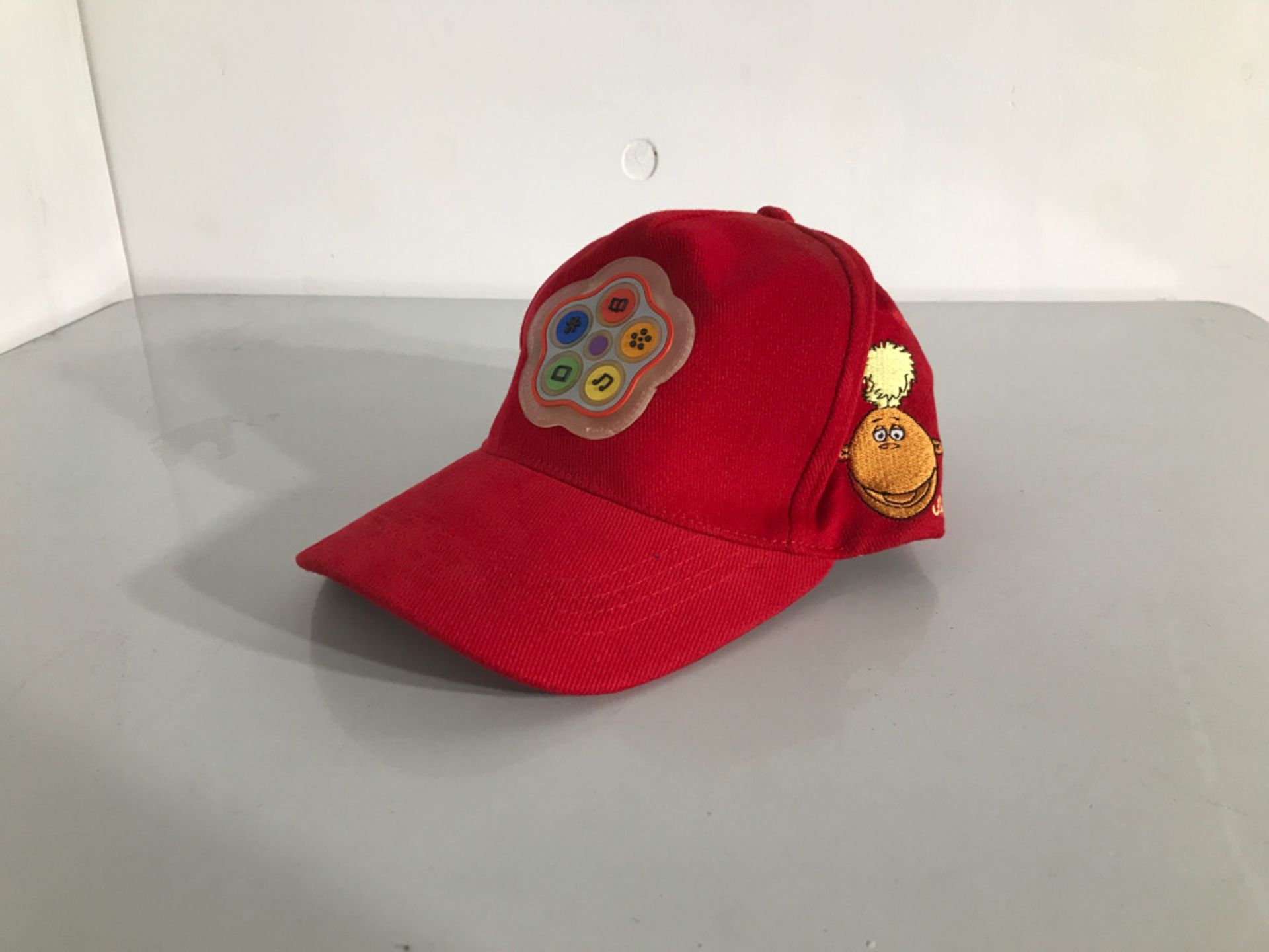 Red TWEENIES caps - Image 4 of 4