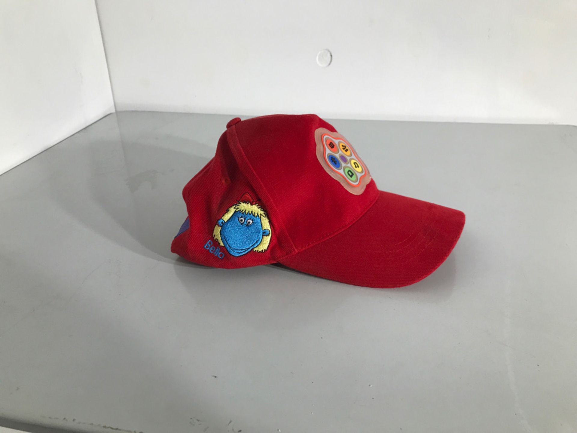 Red TWEENIES caps - Image 3 of 4