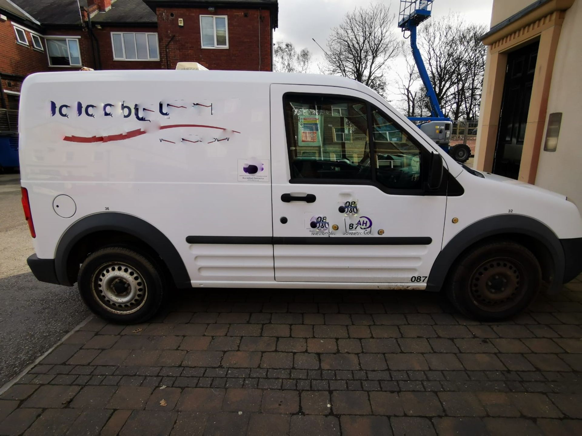 ENTRY DIRECT FROM LOCAL AUTHORITY Ford Transit Connect 75 T200 - Image 2 of 27