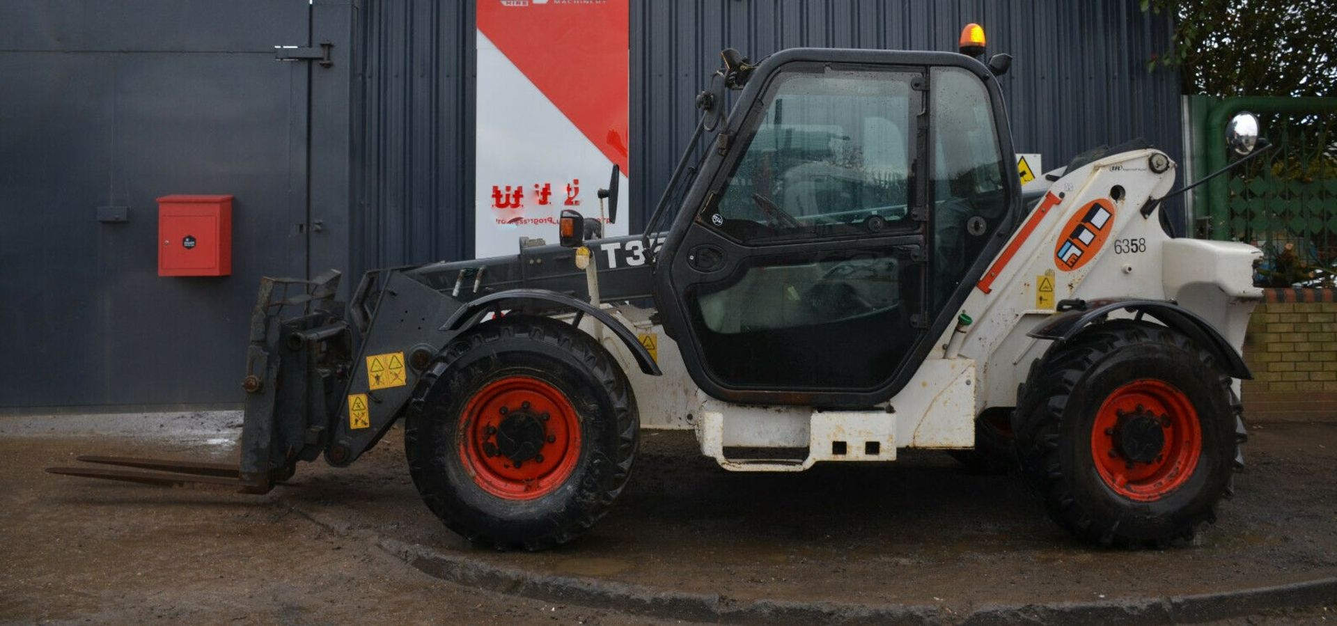 Bobcat T3571 Telehandler - Image 7 of 13