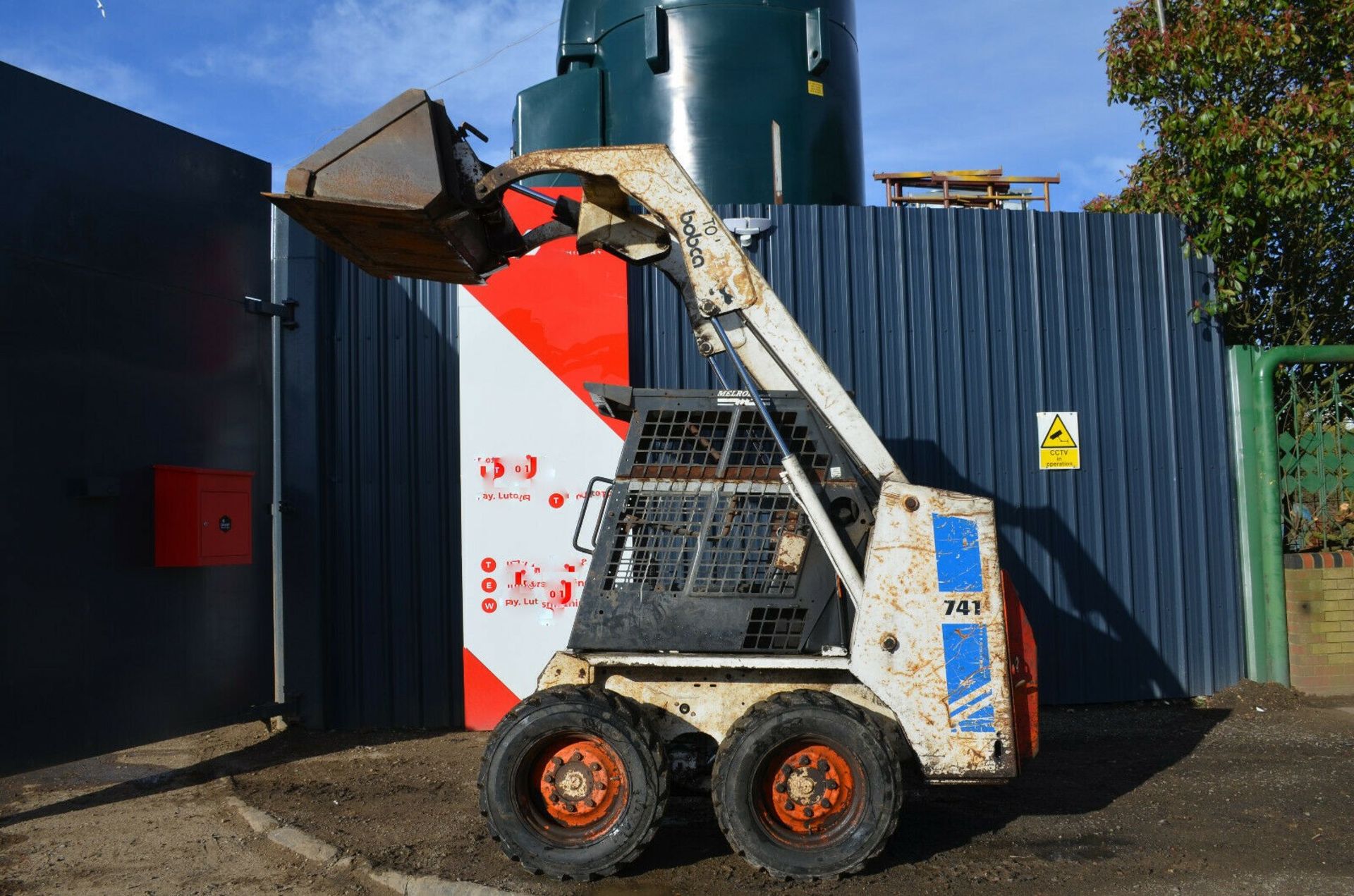 Bobcat 741 Skid steer loader - Image 4 of 12