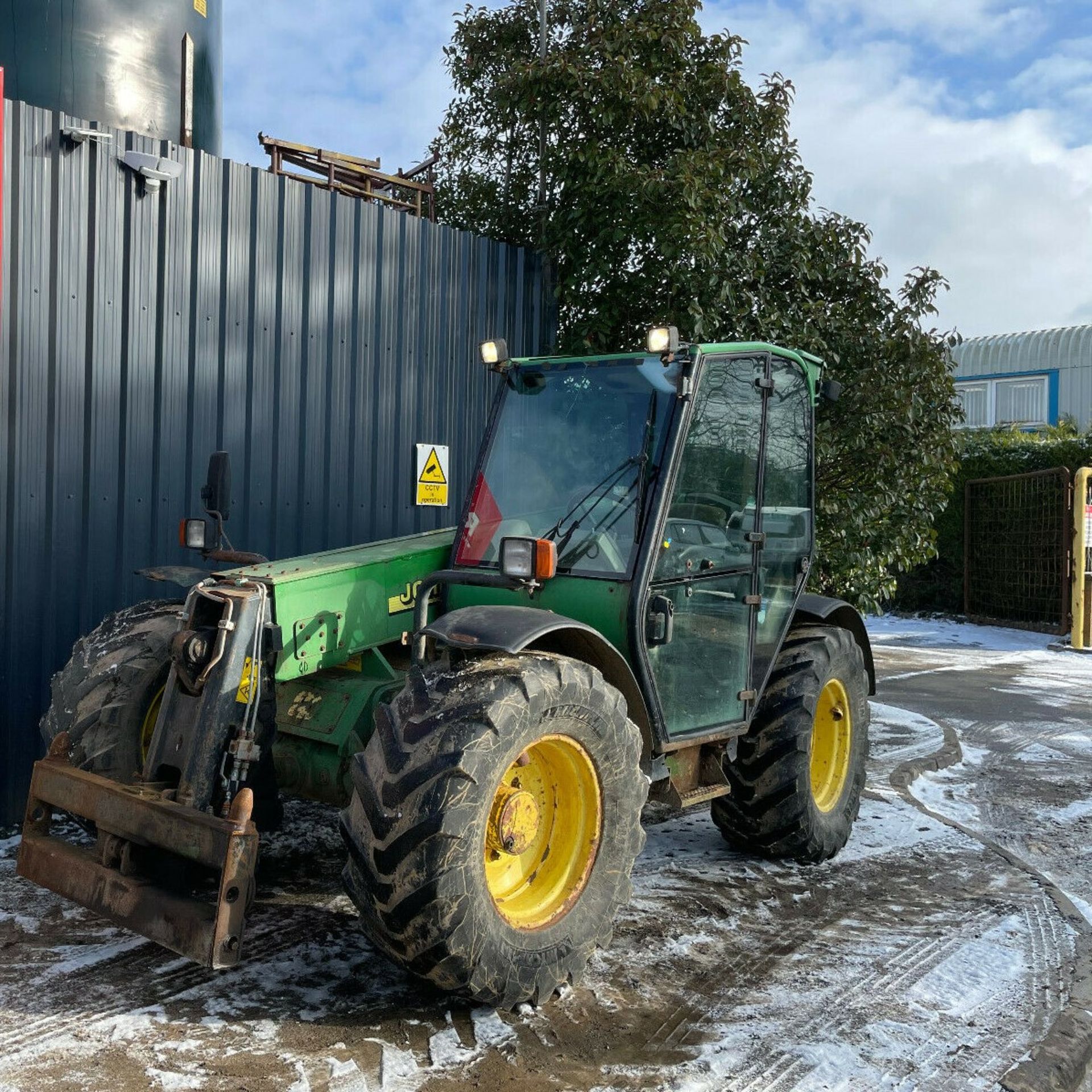 John Deere 3200 Telehandler - Image 2 of 12