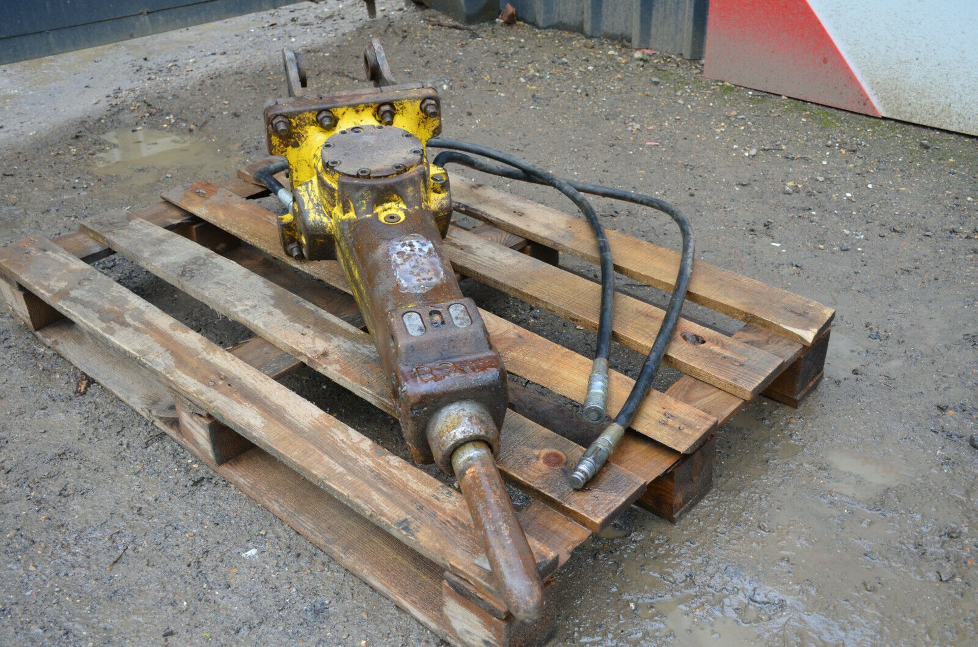 Atlas copco SB152 Hydraulic hammer/breaker for exc - Image 2 of 9