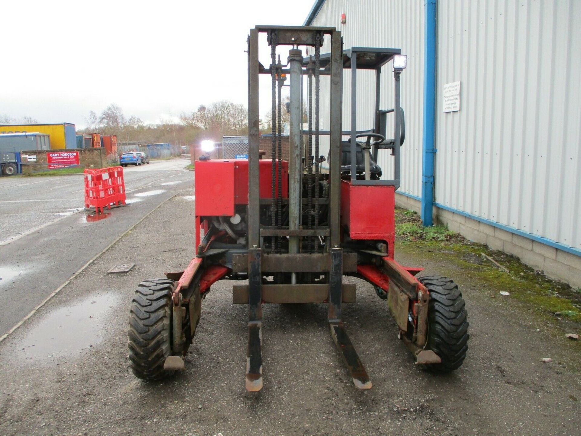 Moffett mounty M2003 truck mounted forklift 3 whee - Image 2 of 10