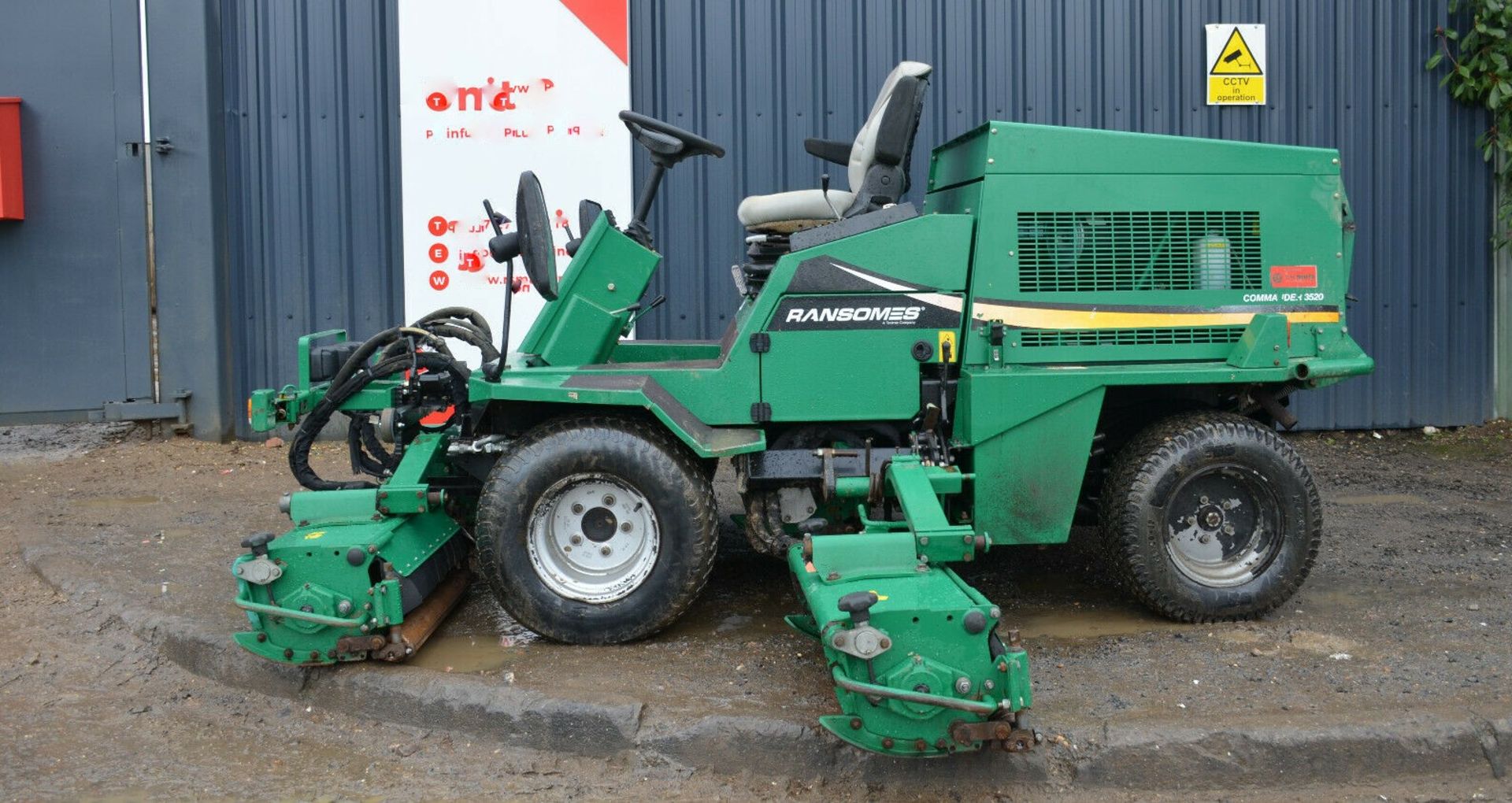 Ransomes commander 3520 4wd ride on reel mower - Image 11 of 12