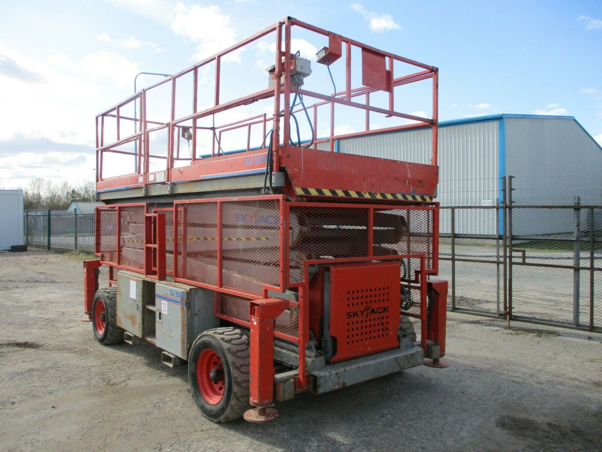 2007 Skyjack SJ9250 4wd Scissor Lift Access Platfo - Image 7 of 11