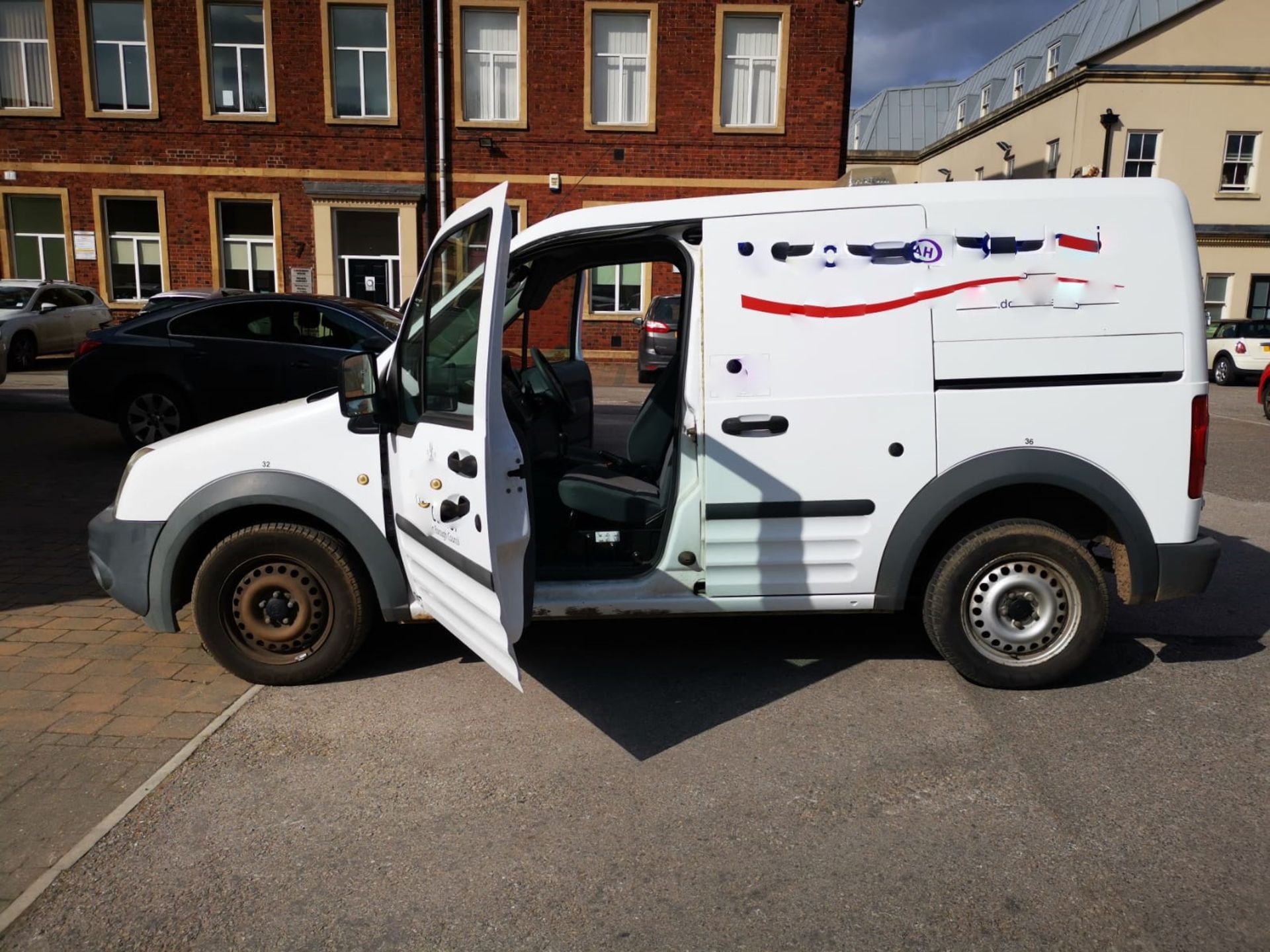 ENTRY DIRECT FROM LOCAL AUTHORITY Ford Transit Connect 75 T200