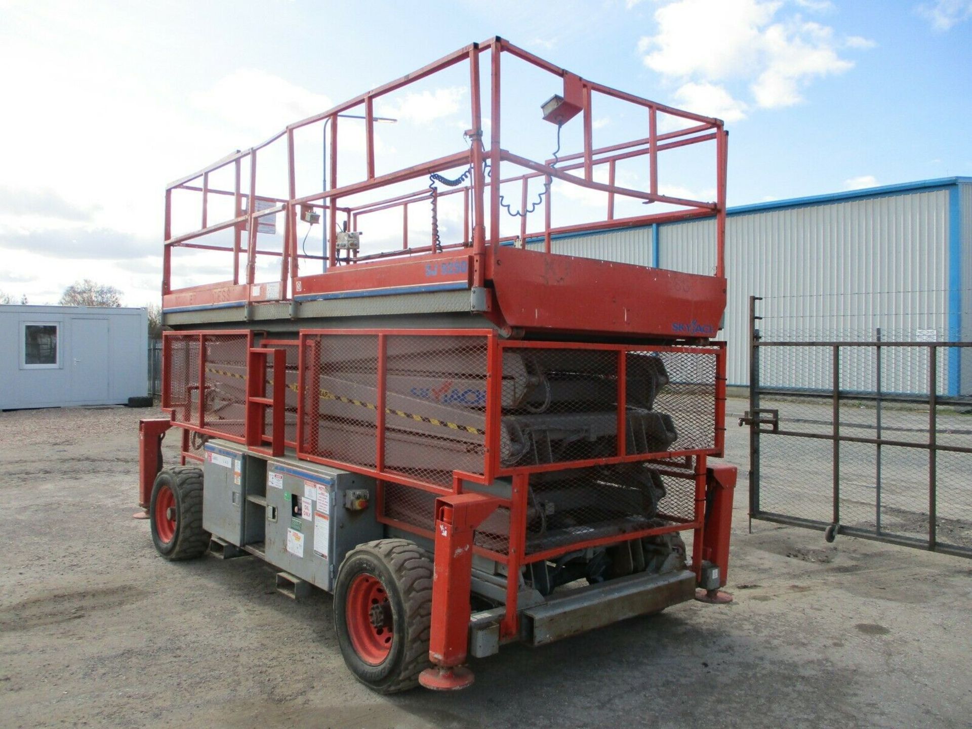 2007 Skyjack SJ9250 4wd Scissor Lift Access Platfo - Image 6 of 11