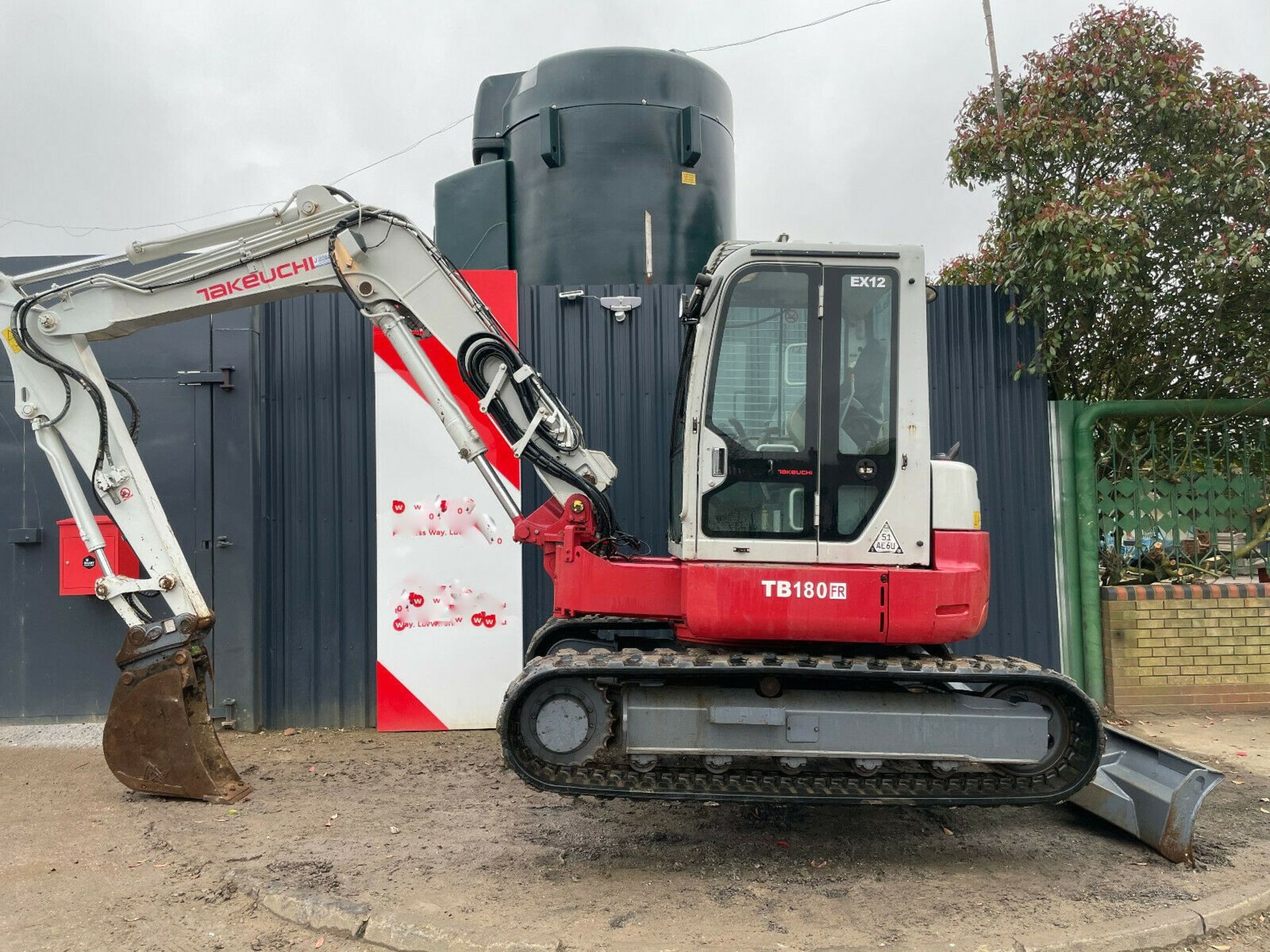 Takeuchi mini excavator/digger 8T - Image 8 of 12