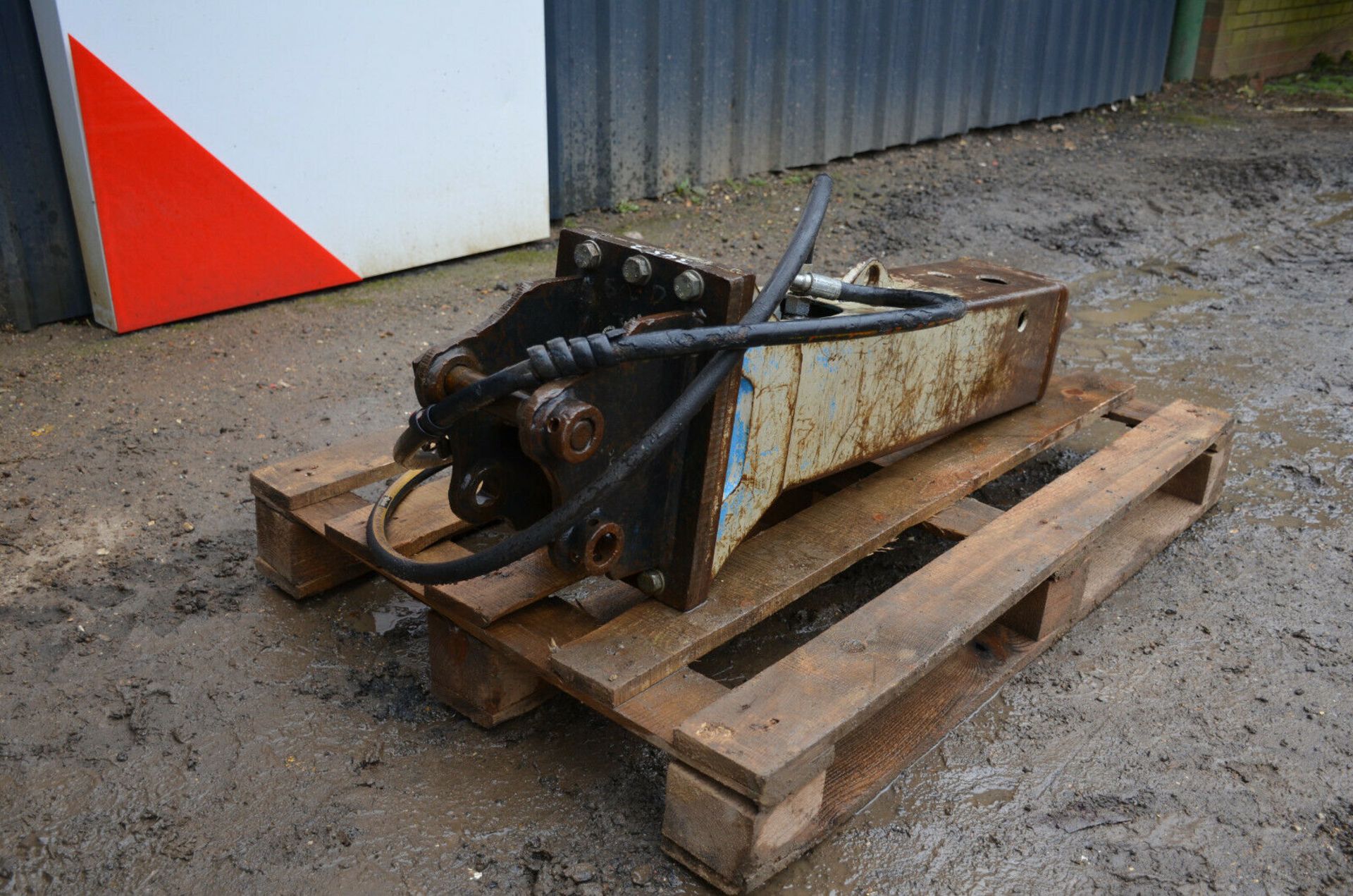 Abiljo Hydraulic hammer/breaker for excavator digg - Image 8 of 9