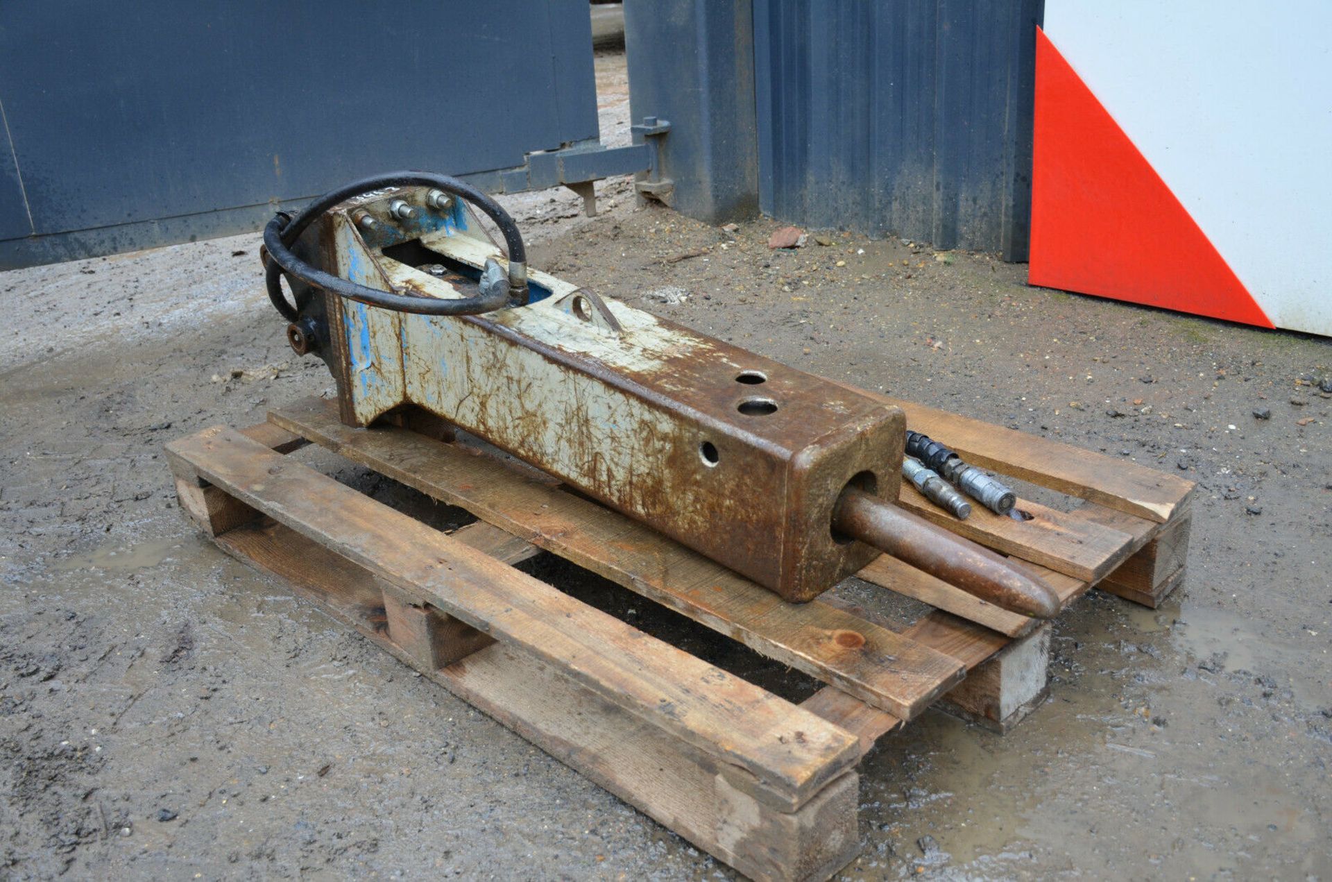 Abiljo Hydraulic hammer/breaker for excavator digg - Image 3 of 9