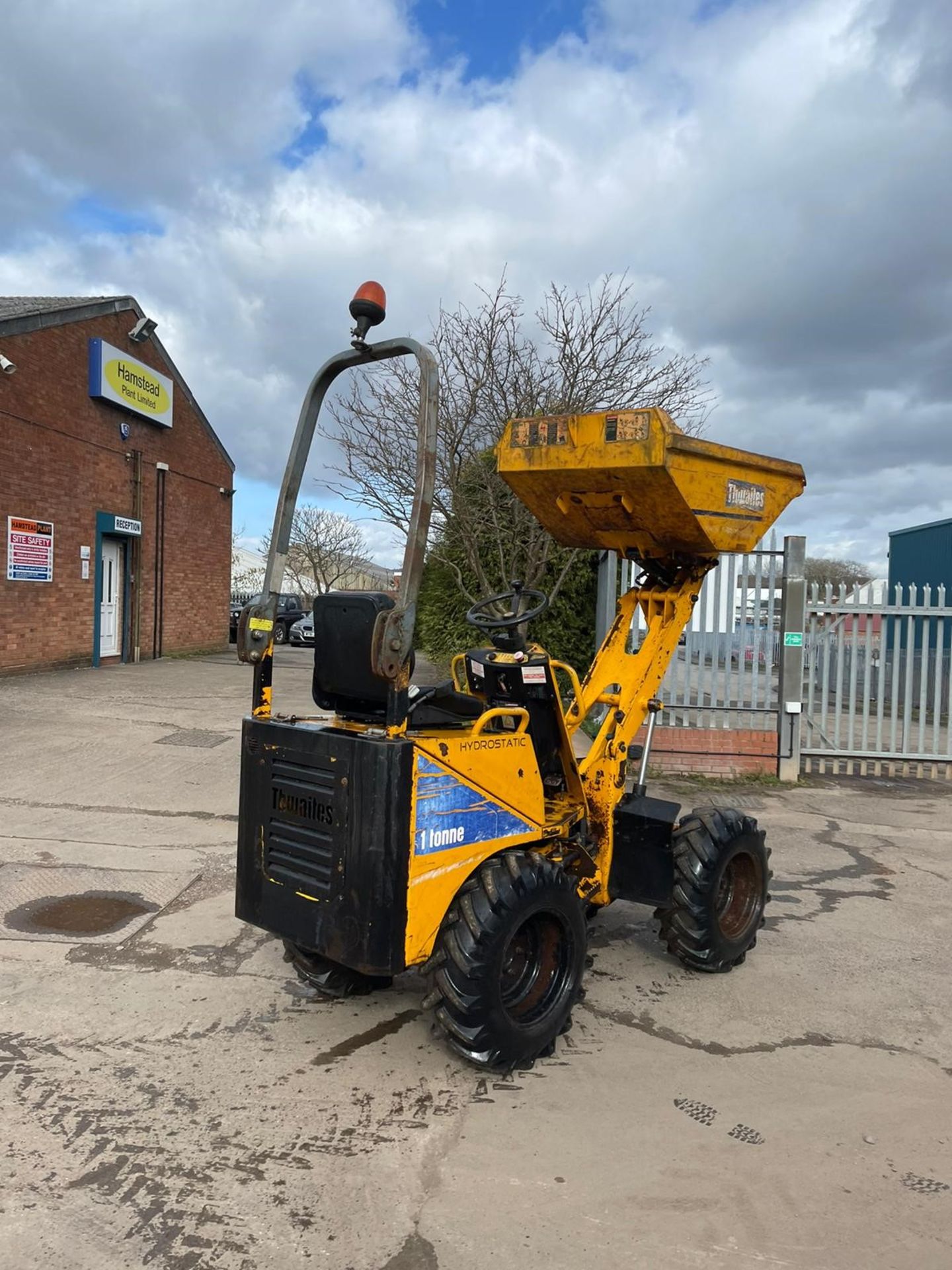 Thwaites 1 tonne high tip dumper 2005 - Image 2 of 5