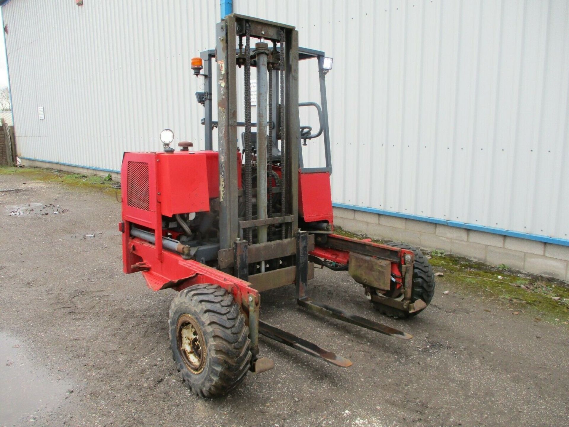 Moffett mounty M2003 truck mounted forklift 3 whee - Image 9 of 10