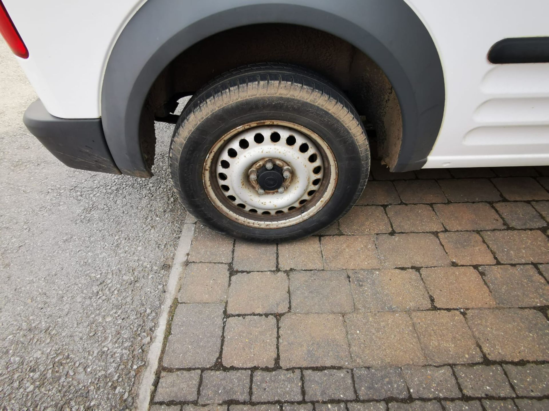 ENTRY DIRECT FROM LOCAL AUTHORITY Ford Transit Connect 75 T200 - Image 7 of 27